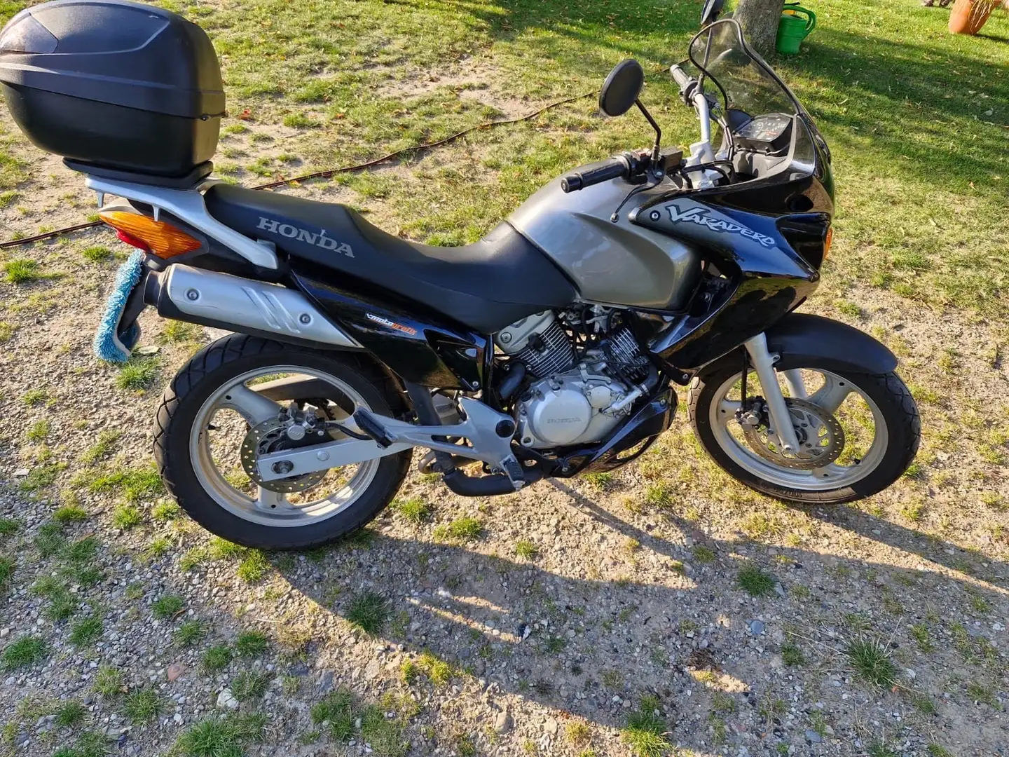 Honda XL 125 Varadero XL125V Argent - 2