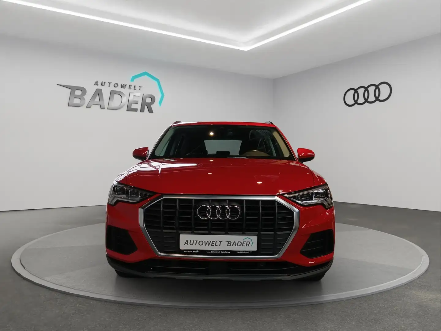 Audi Q3 Matrix RFK AHK Pano 35 TFSI basis Rot - 2