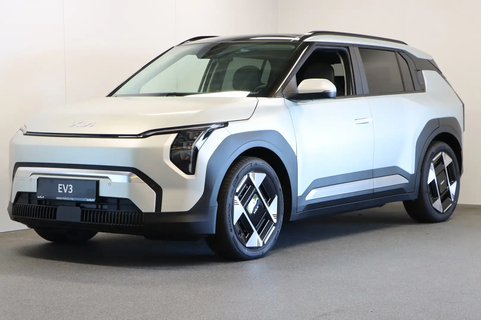 Kia EV3 Plus Advanced 81.4 kWh Direct Uit Voorraad Leverba Zilver - 1