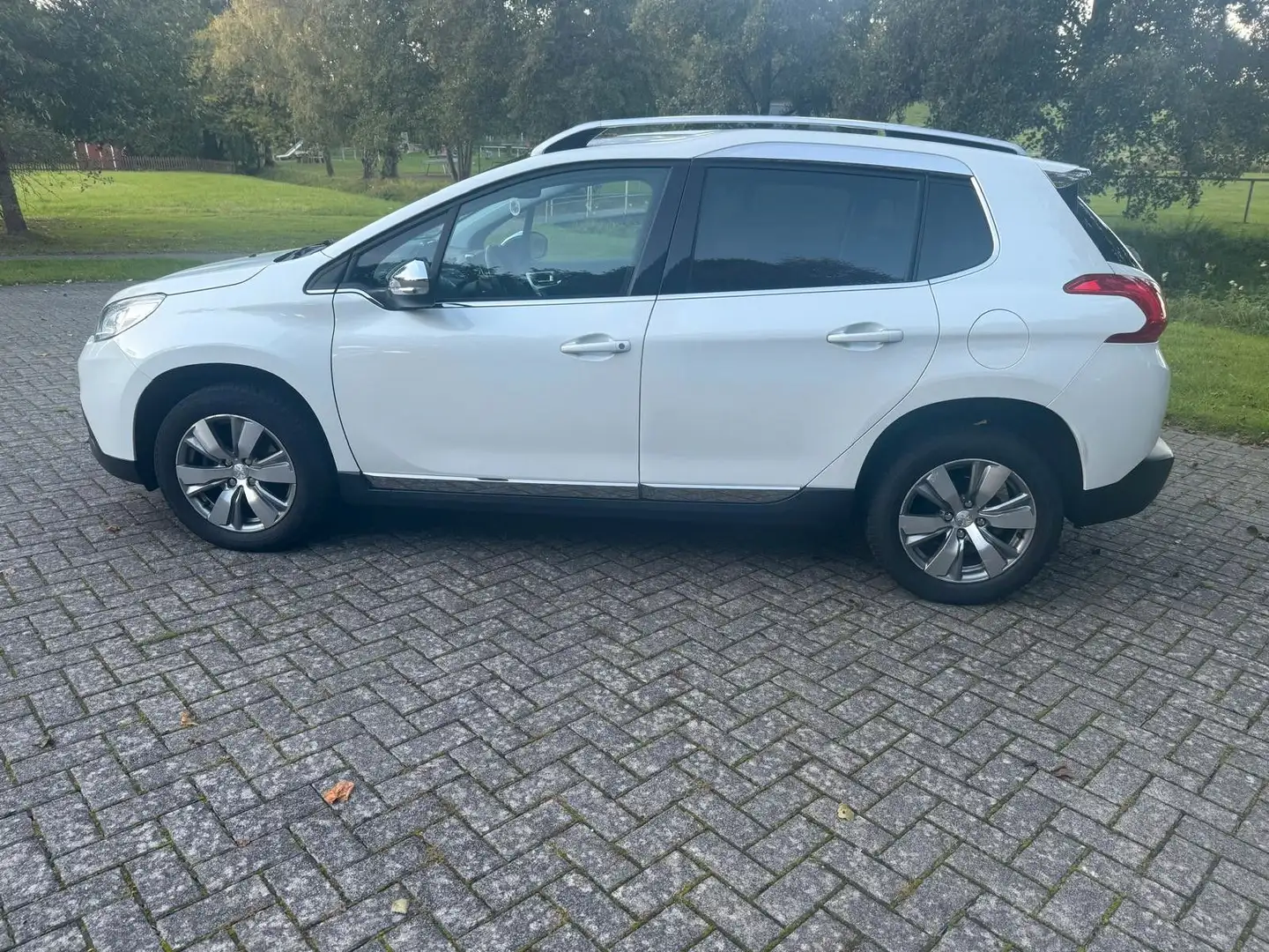 Peugeot 2008 120 VTI Aut Navi Blanc - 2