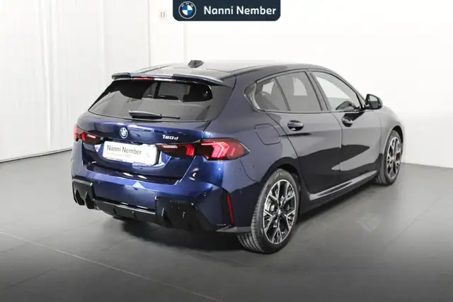 BMW 1 Series view 3