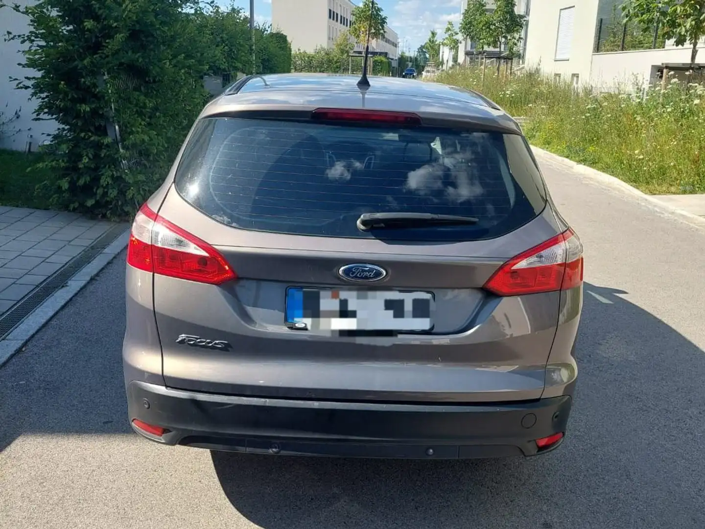 Ford Focus Focus Turnier 1.6 Ti-VCT Champions Edition Gris - 1