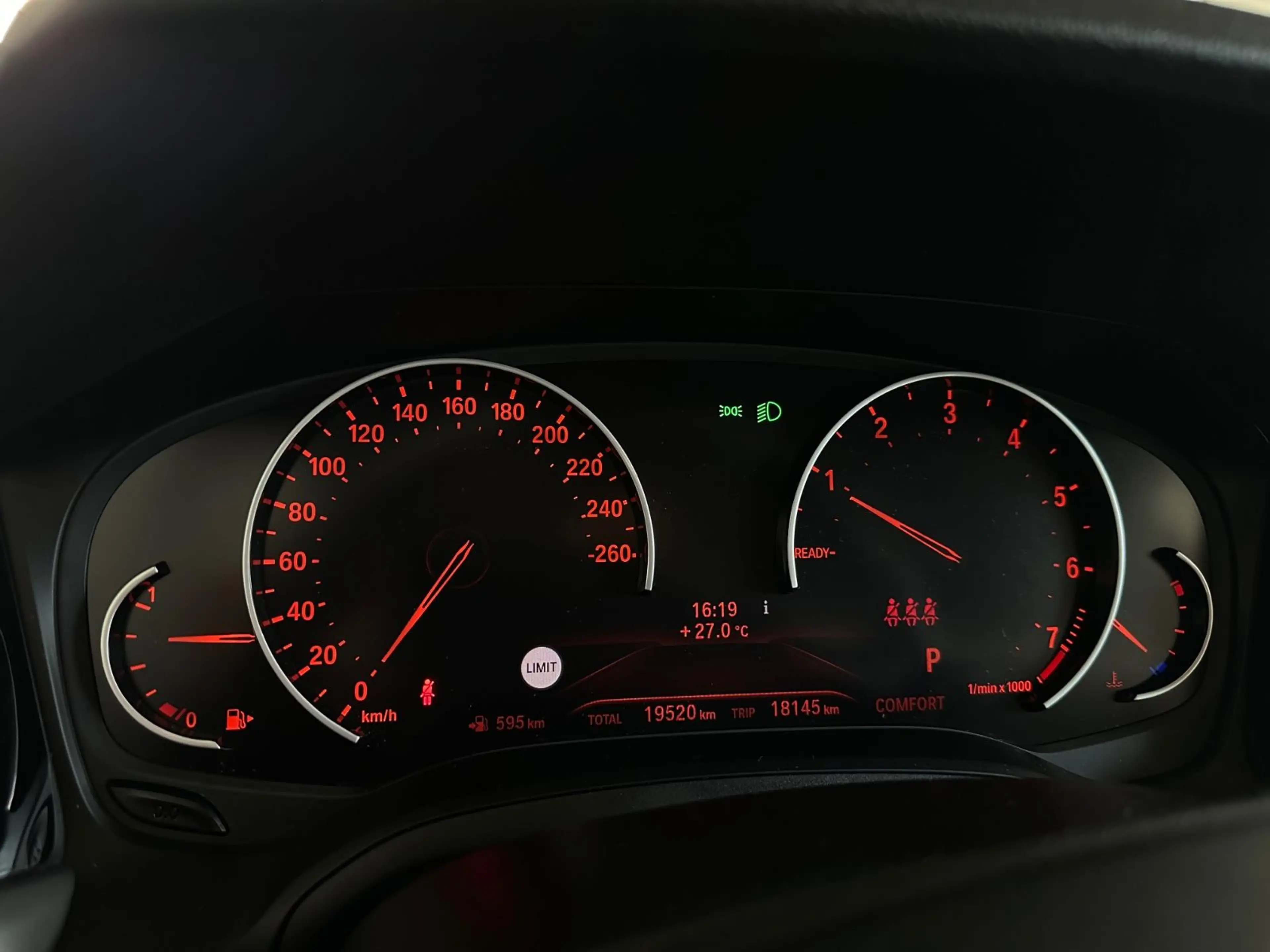 BMW 320 i Advantage Live/LED/1.Hand — photo 13