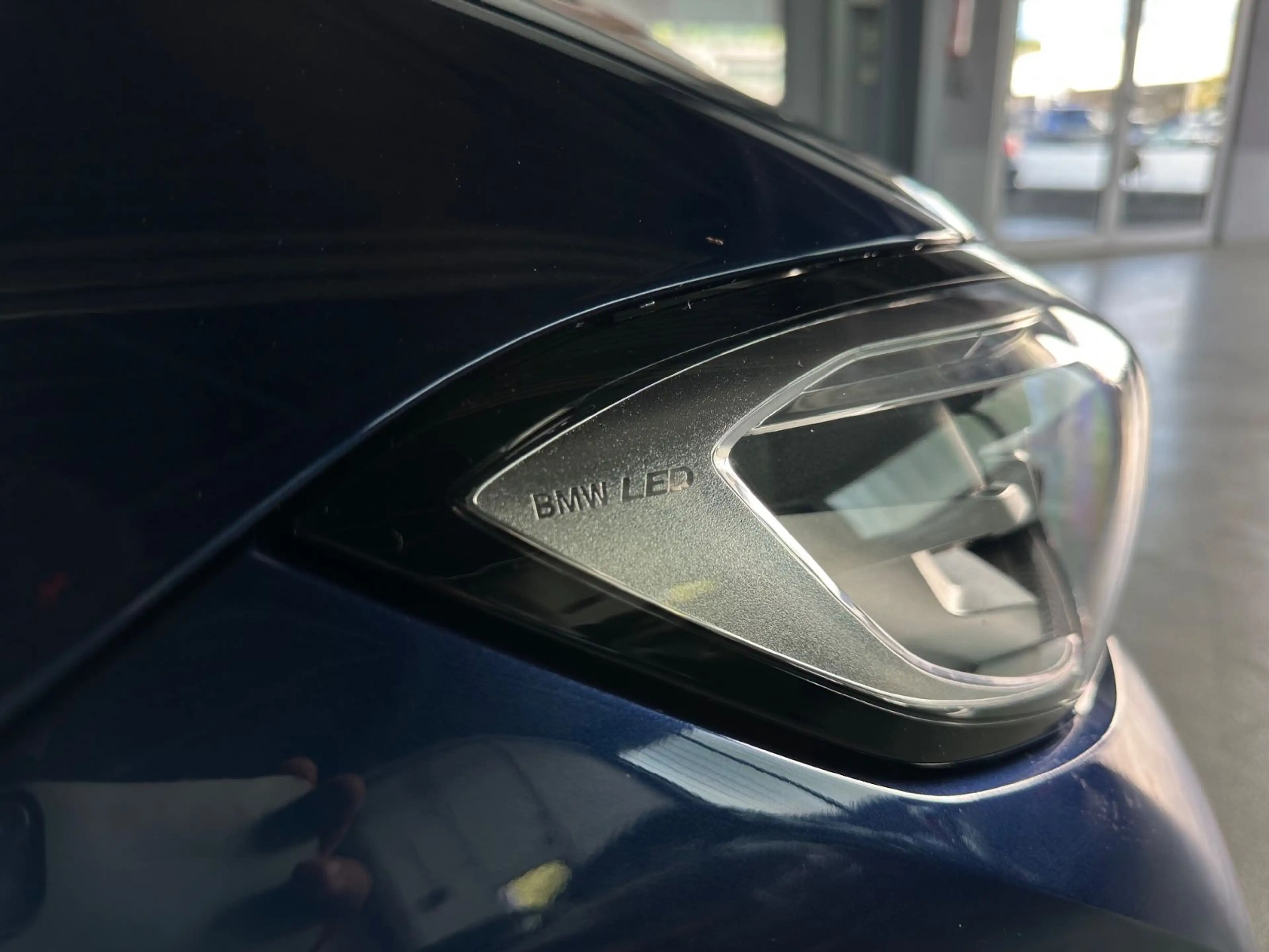 BMW 320 i Advantage Live/LED/1.Hand — photo 5