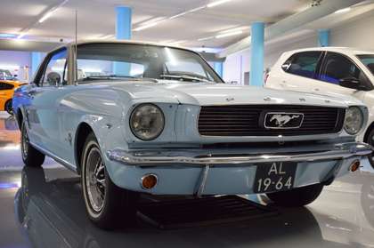 Ford Mustang -