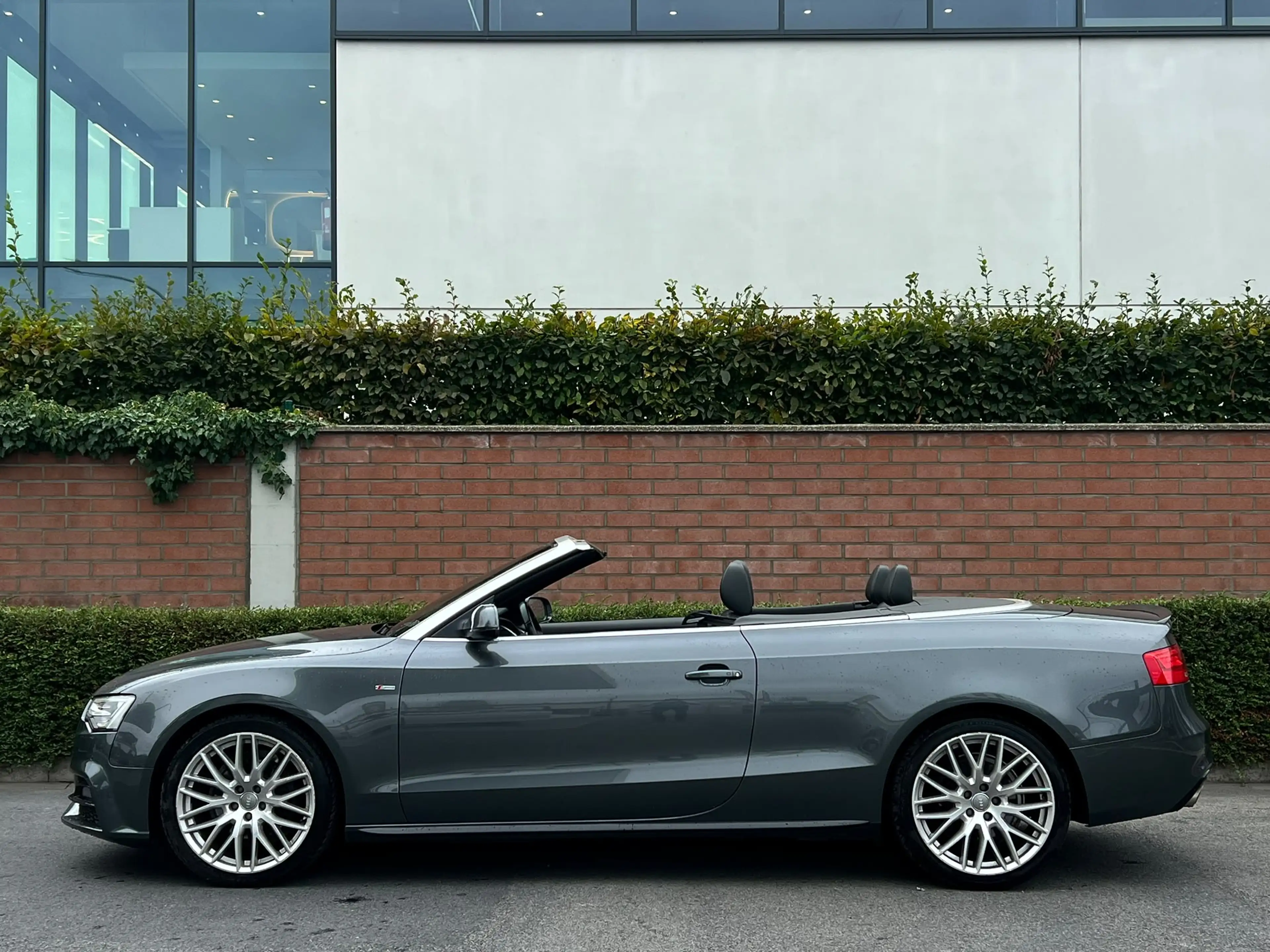 Audi A5 CABRIOLET - S LINE - QUATTRO — photo 8