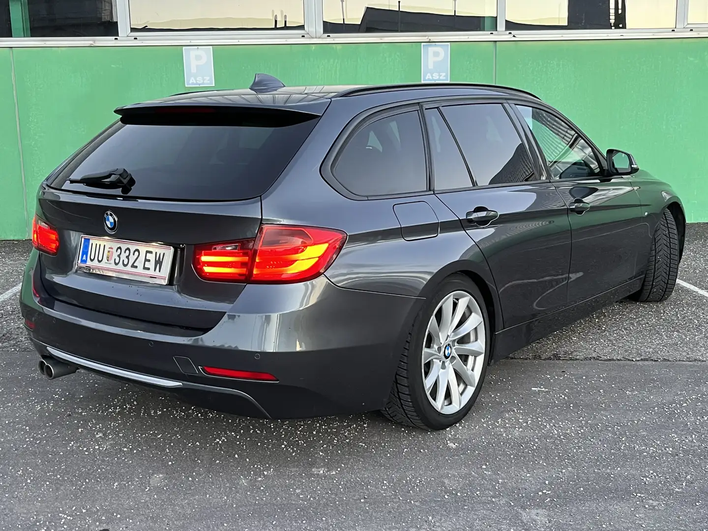 BMW 330 330d Touring Österreich-Paket Aut. - 2