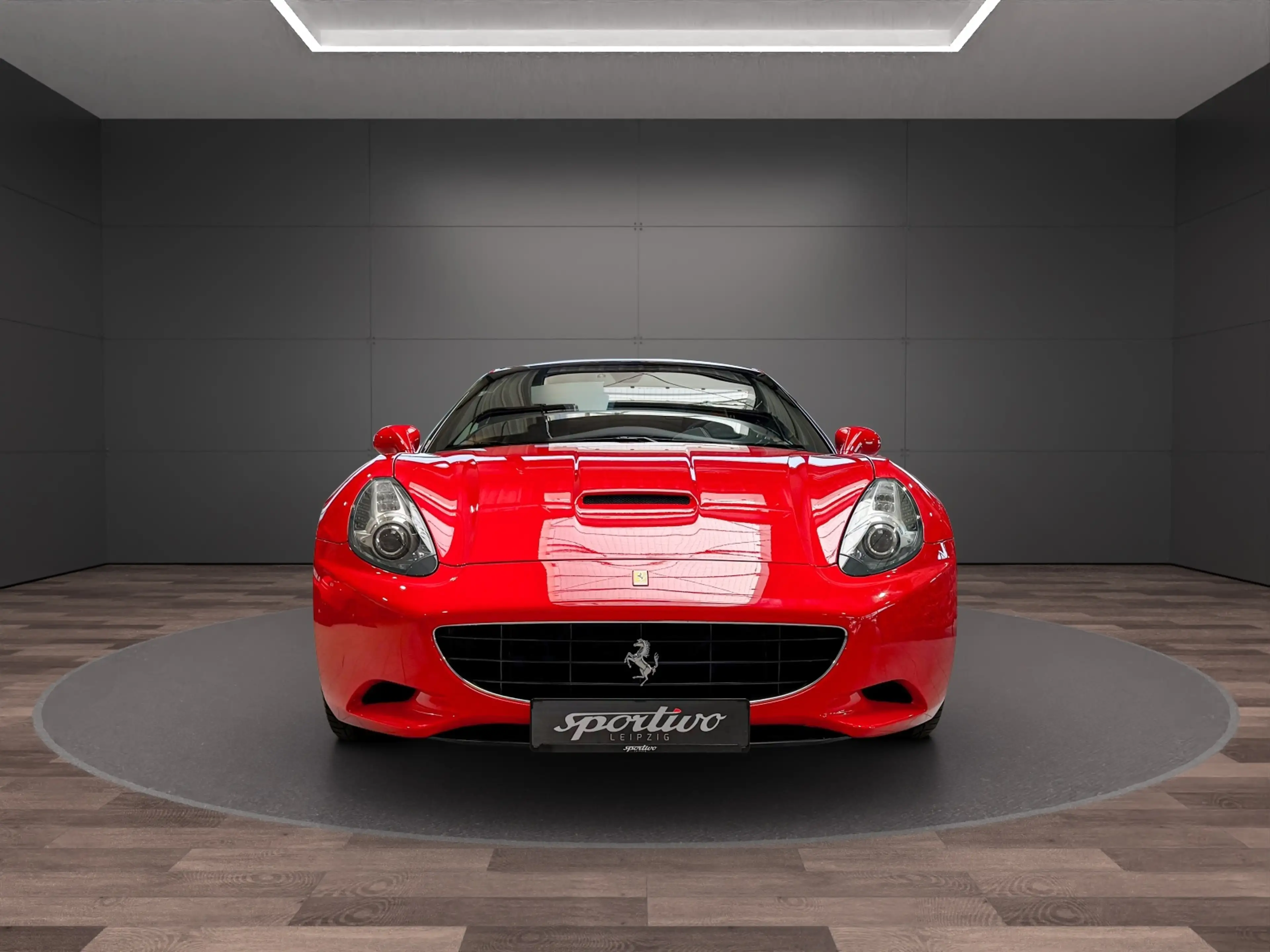 Ferrari California — photo 3