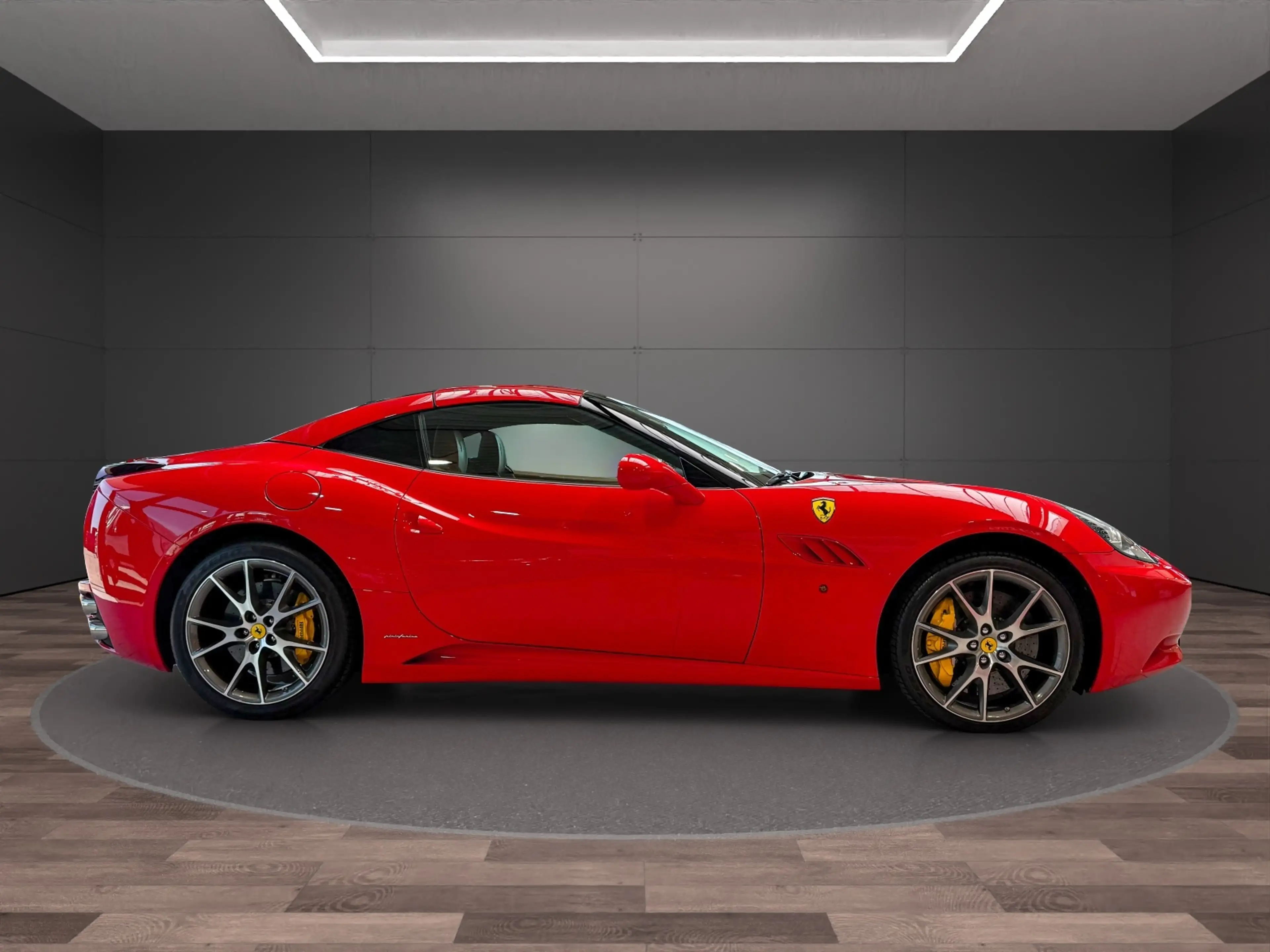 Ferrari California — photo 9