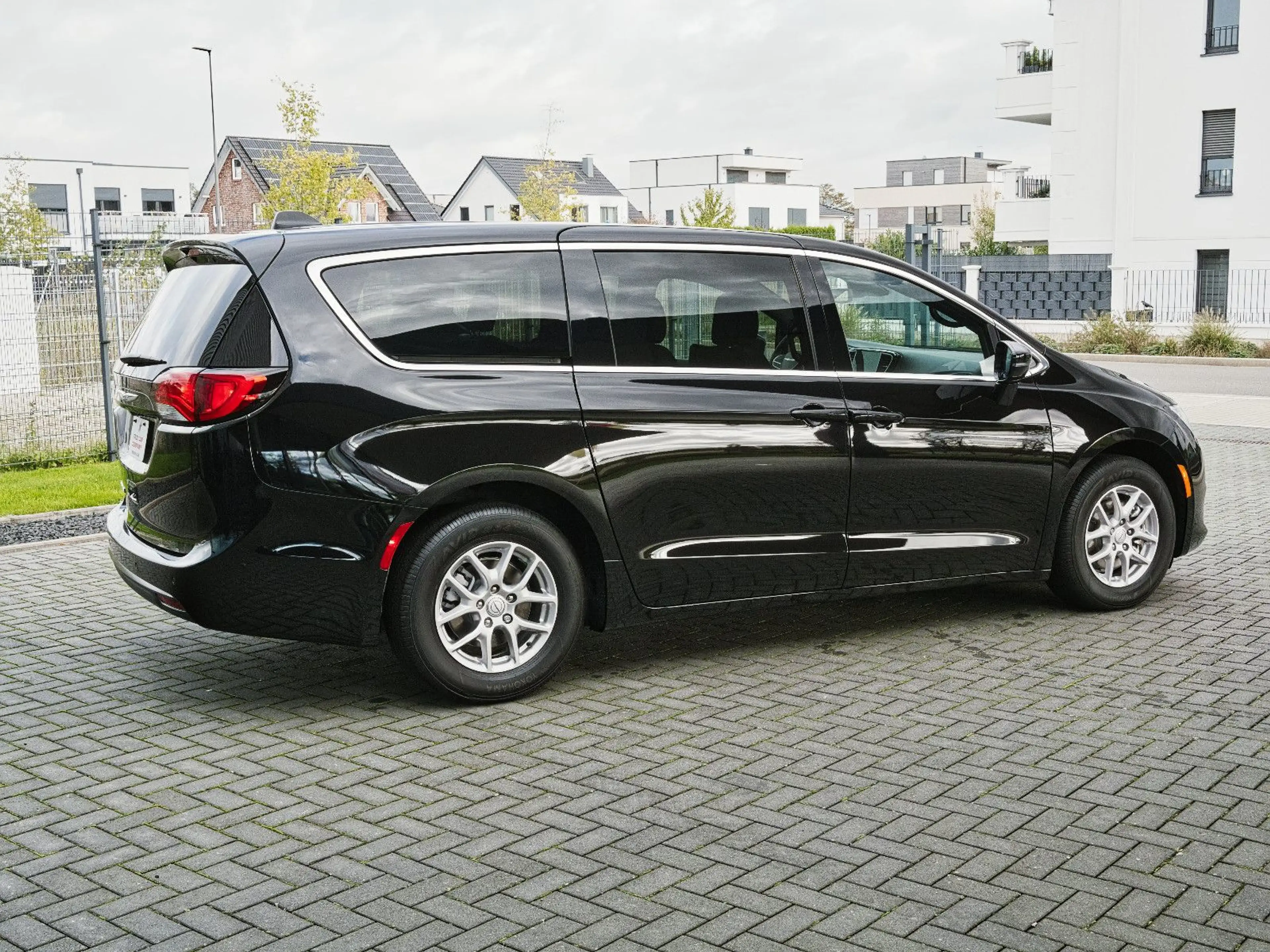 Chrysler Pacifica / Grand Caravan — photo 9