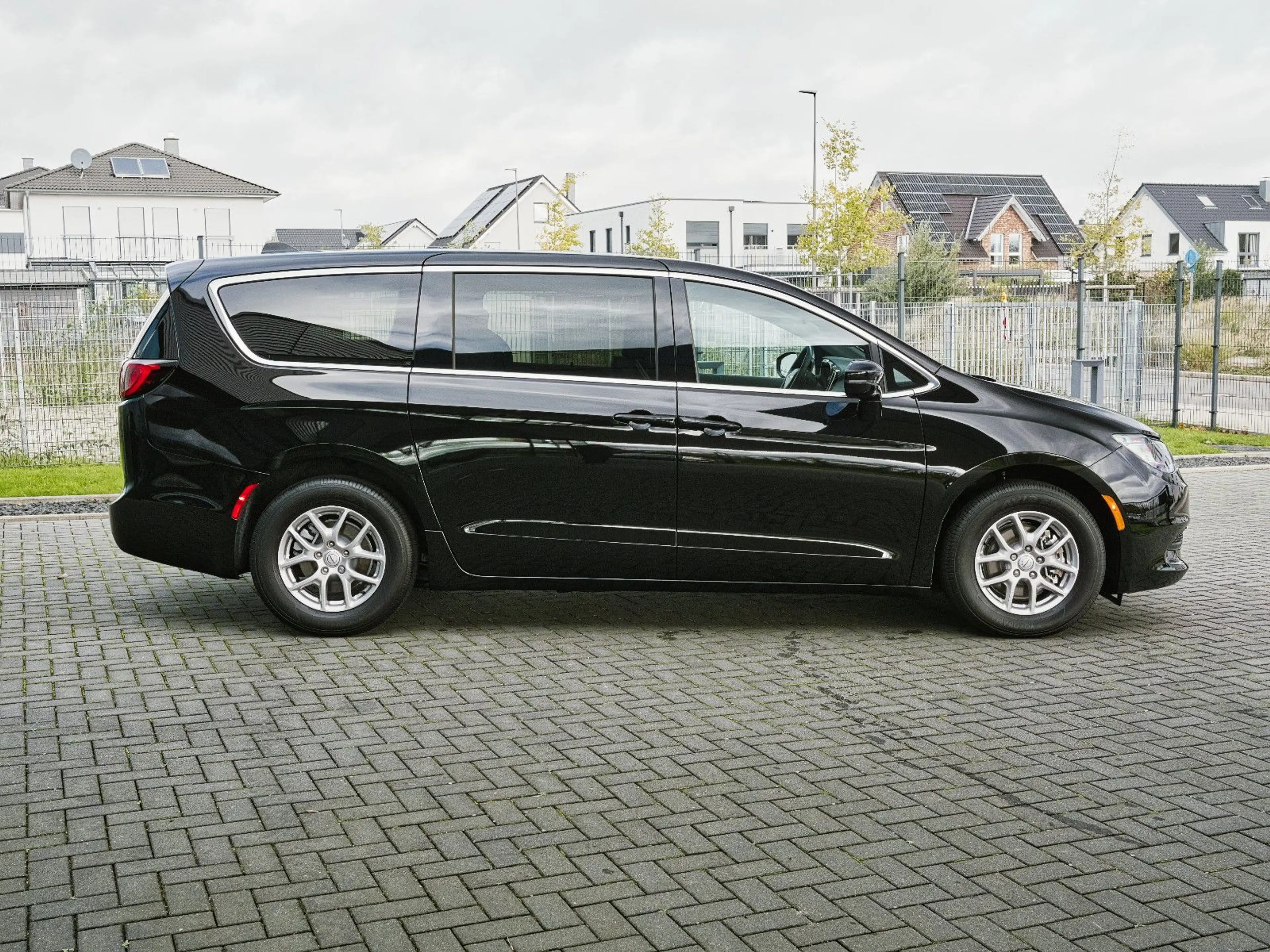 Chrysler Pacifica / Grand Caravan — photo 10