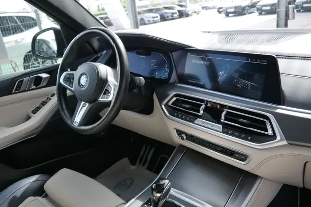 BMW X5 xDrive 45e *M-Paket/Laser/Pano./AHK/360°/HUD/ACC/Sitzlüftung/22 Zoll* Ansicht 31