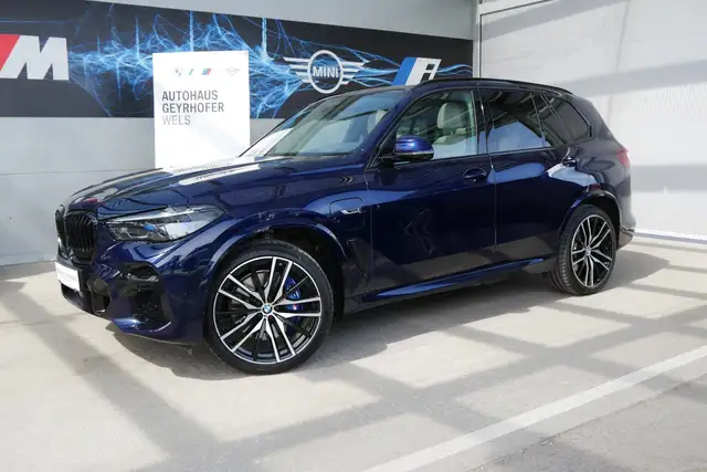 BMW X5 xDrive 45e *M-Paket/Laser/Pano./AHK/360°/HUD/ACC/Sitzlüftung/22 Zoll* Ansicht 3