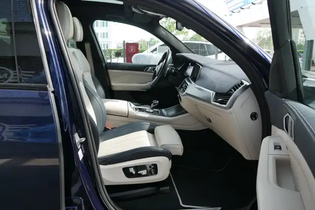 BMW X5 xDrive 45e *M-Paket/Laser/Pano./AHK/360°/HUD/ACC/Sitzlüftung/22 Zoll* Ansicht 30