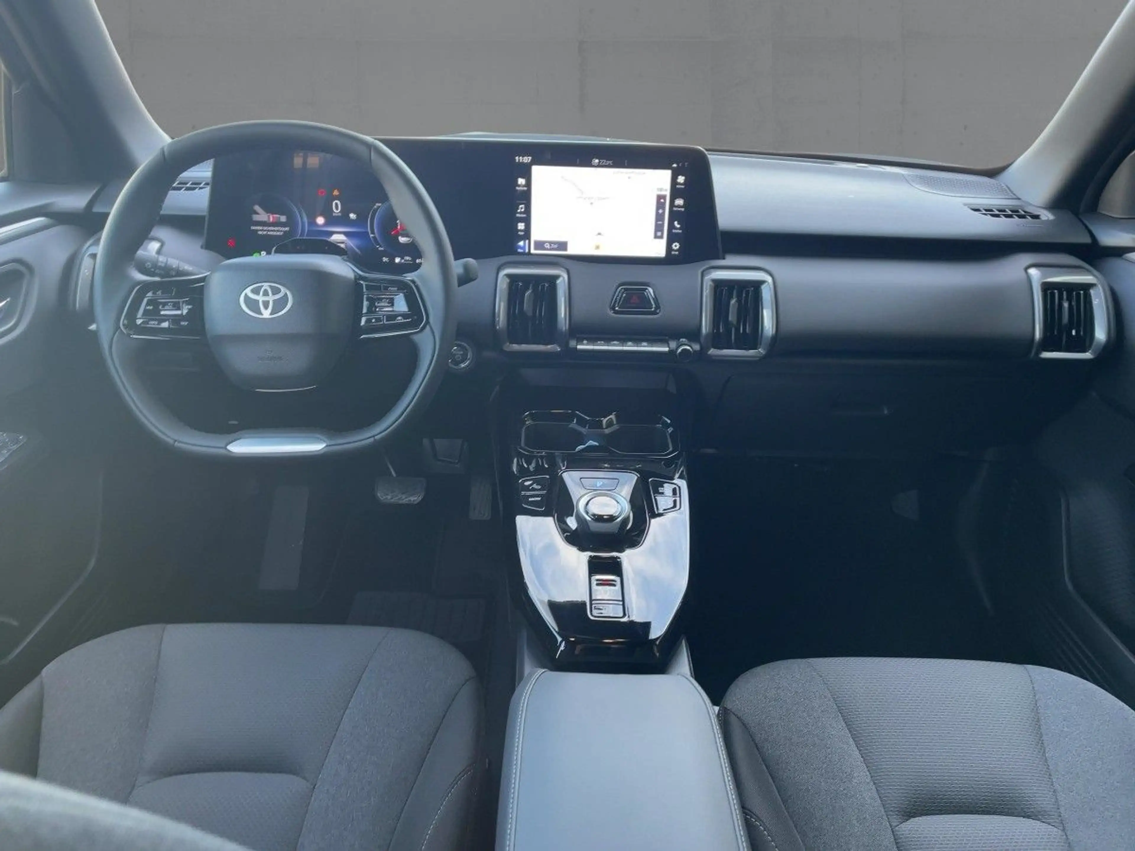 Toyota Urban Cruiser 128 kW / 61 kWh Teamplayer — photo 9