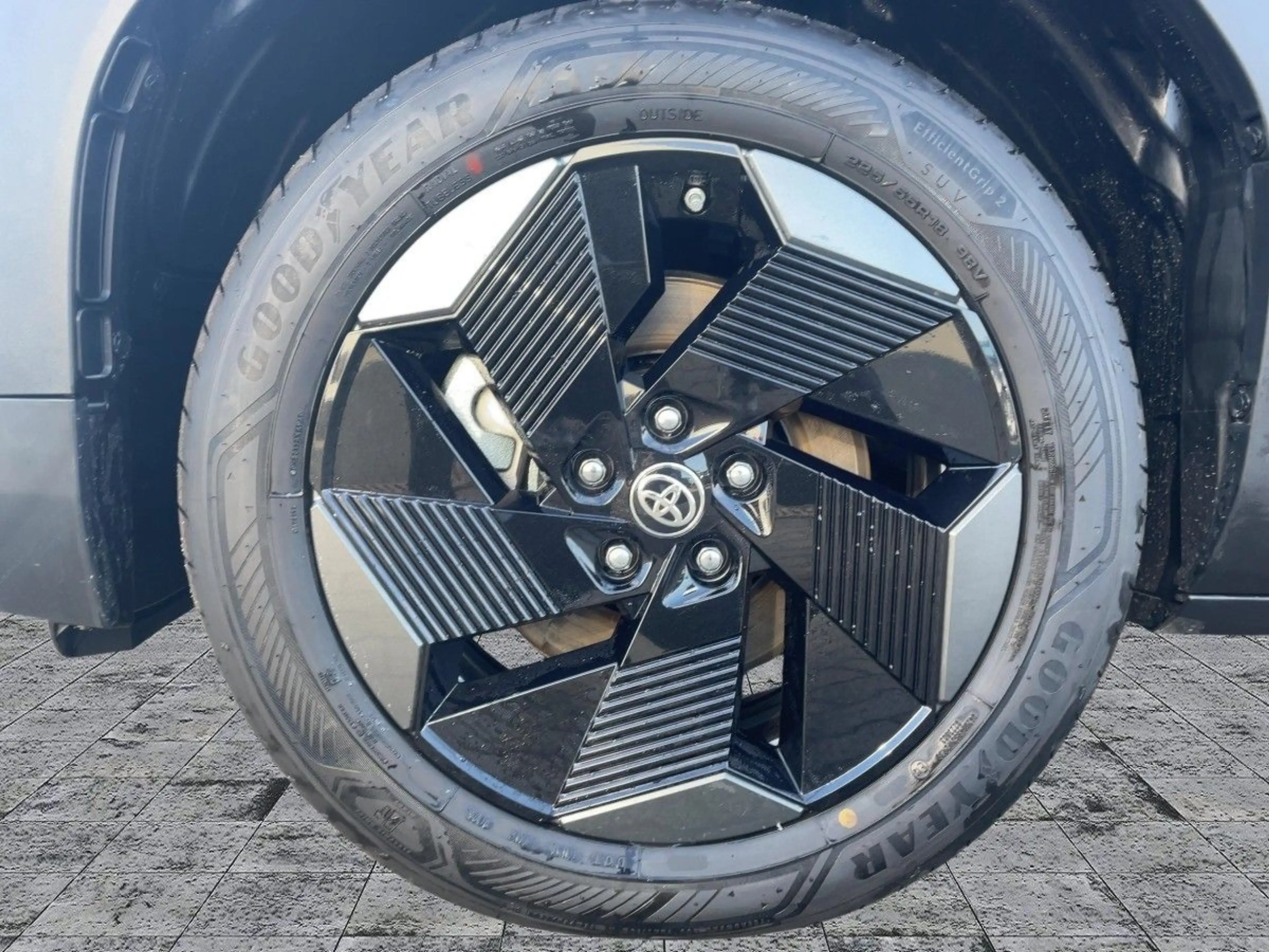Toyota Urban Cruiser 128 kW / 61 kWh Teamplayer — photo 8