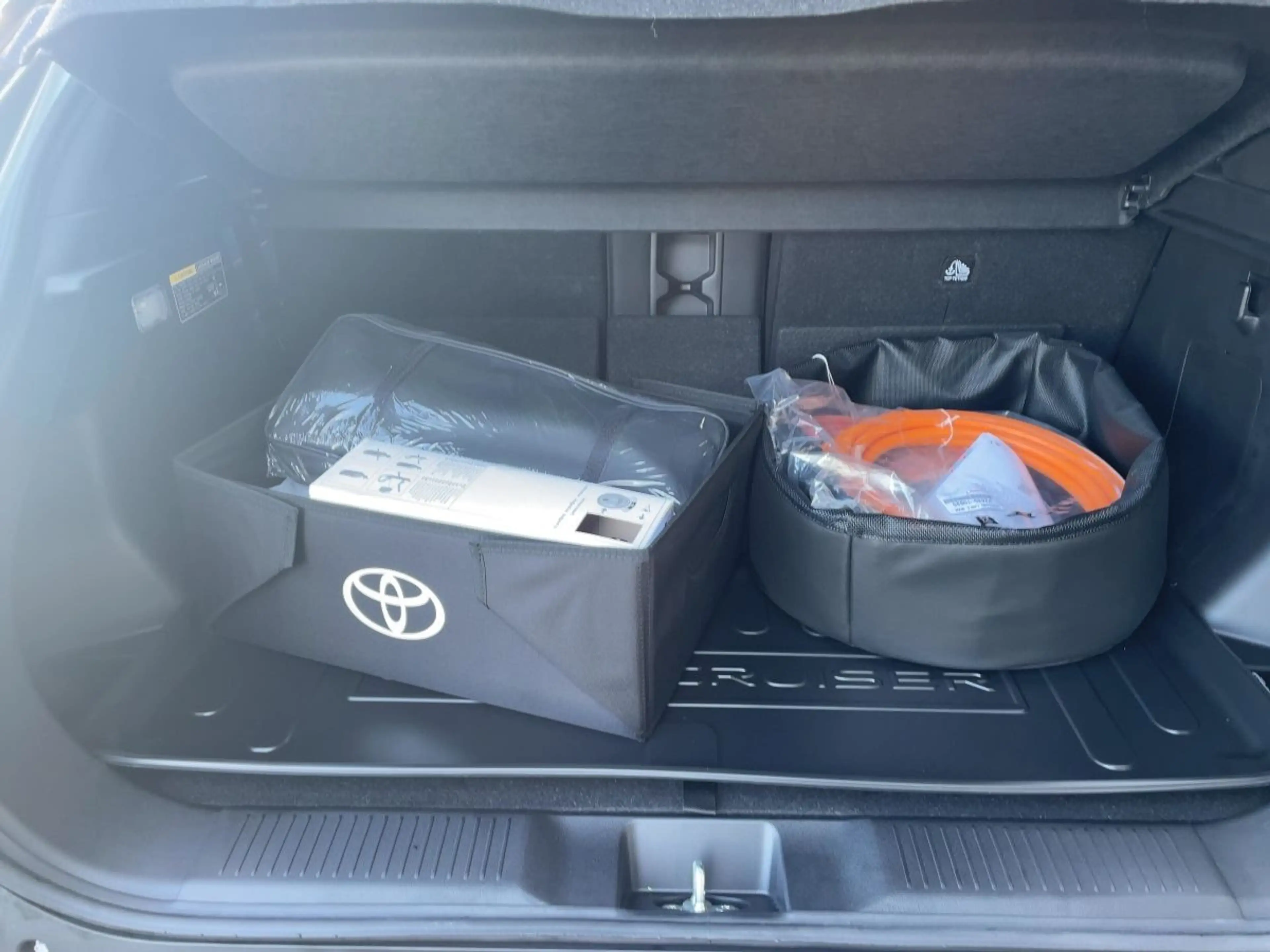 Toyota Urban Cruiser 128 kW / 61 kWh Teamplayer — photo 14