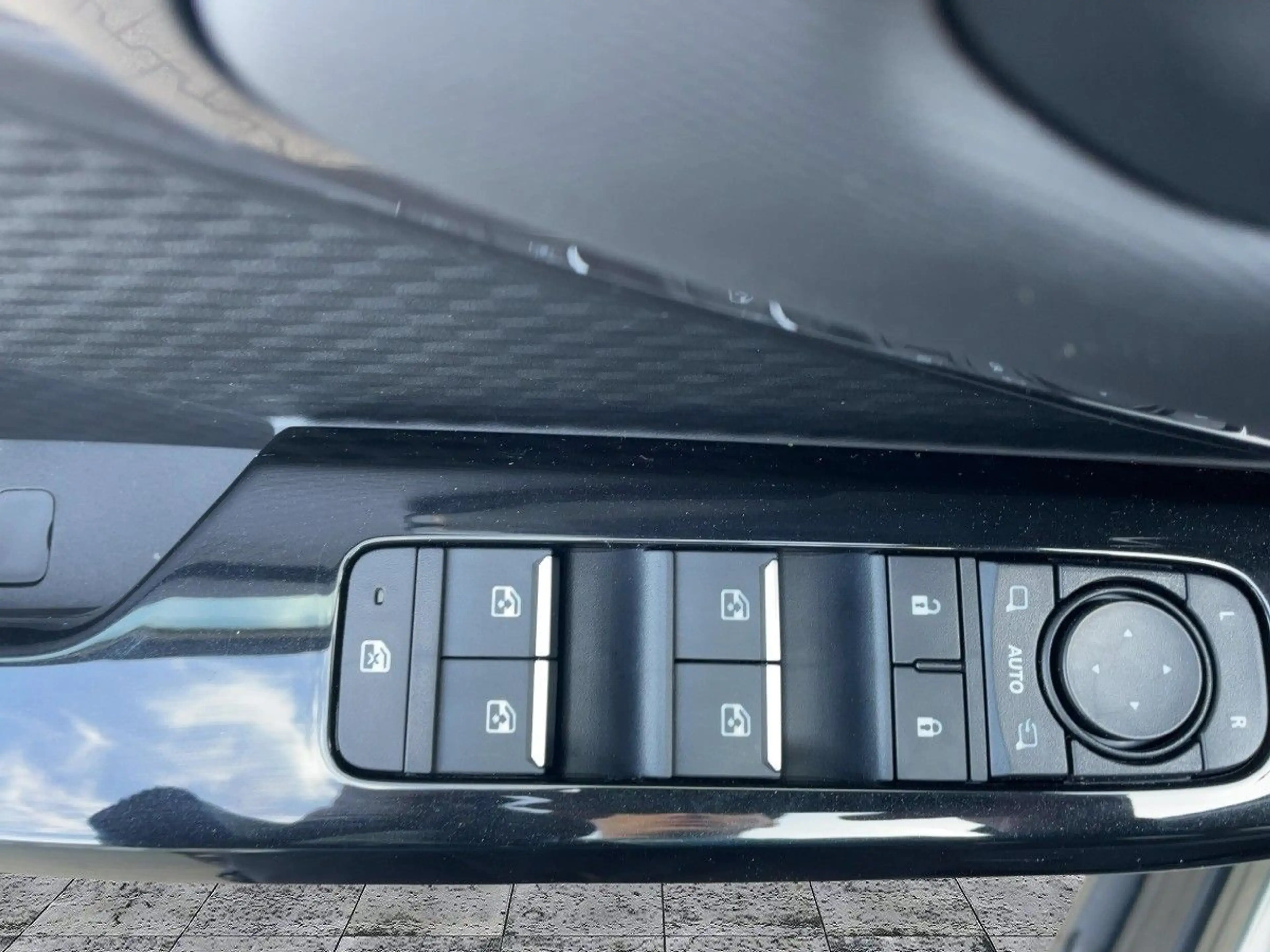 Toyota Urban Cruiser 128 kW / 61 kWh Teamplayer — photo 15