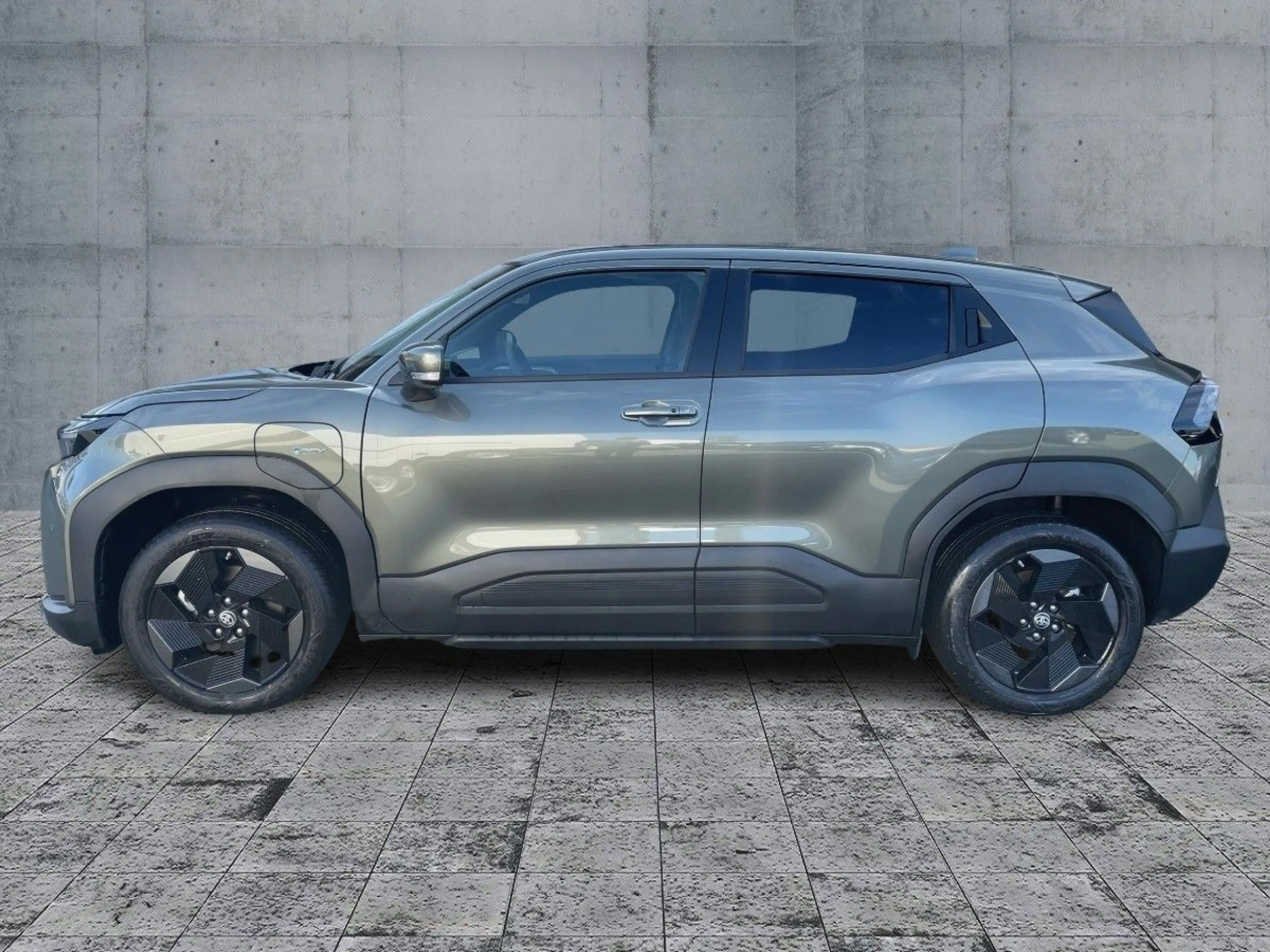 Toyota Urban Cruiser 128 kW / 61 kWh Teamplayer — photo 4