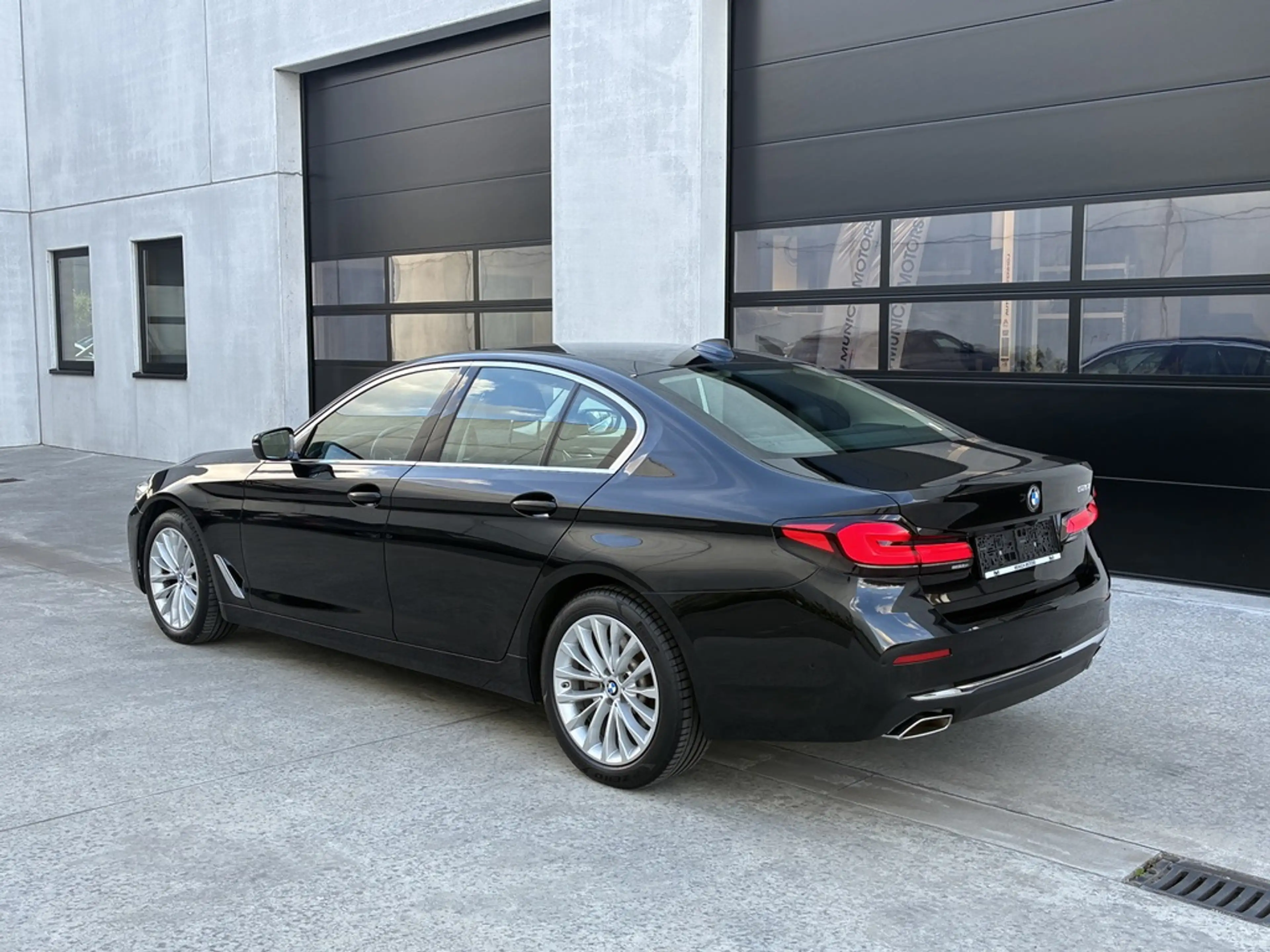 BMW 520 520i Aut/Luxury/Comfort Access/Hi-Fi/.../2 Jaar garantie — photo 3