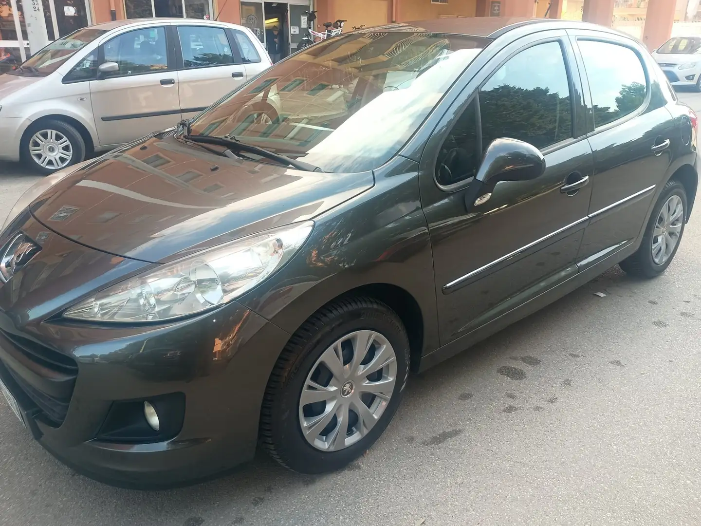 Peugeot 207 1.4 HDi 70CV 5p. Active Grigio - 1