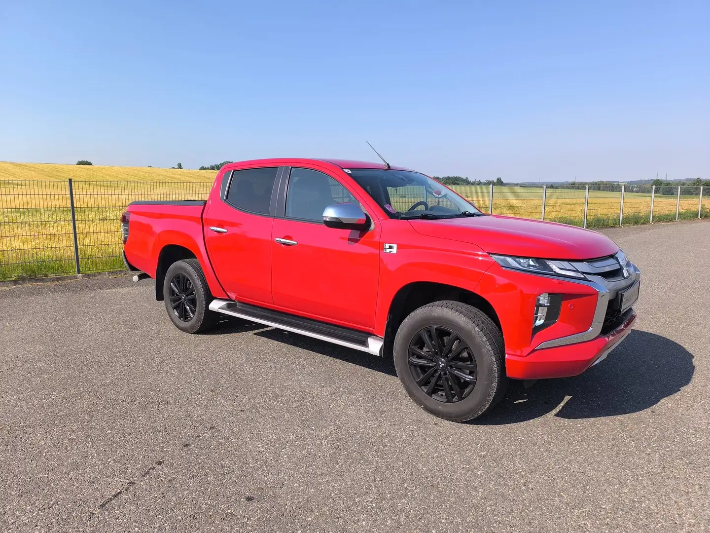 Mitsubishi L200 Basis Doppelkabine 4WD Rot - 2