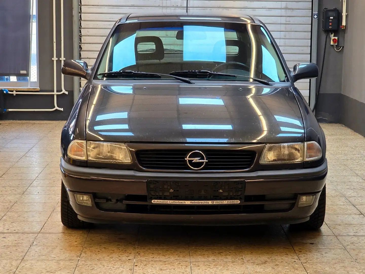 Opel Astra 1.6 16V Sport Oldtimer 130 000 km Schwarz - 2