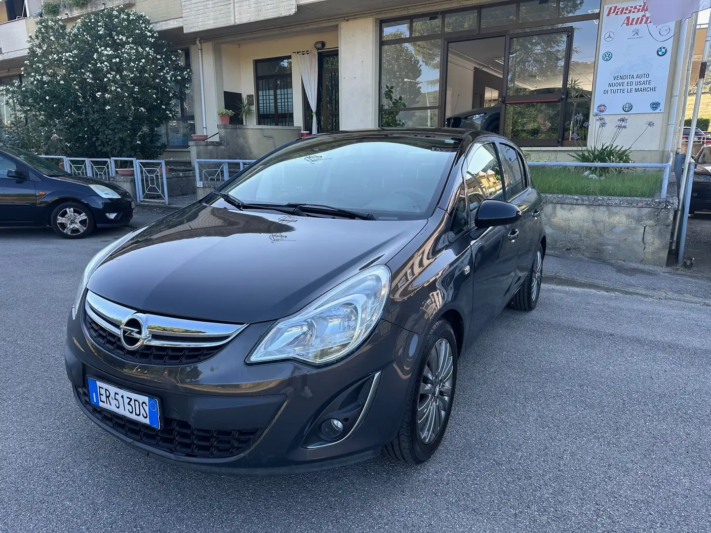 Opel Corsa Corsa IV 2010 5p 1.2 Sport 85cv Grijs - 2