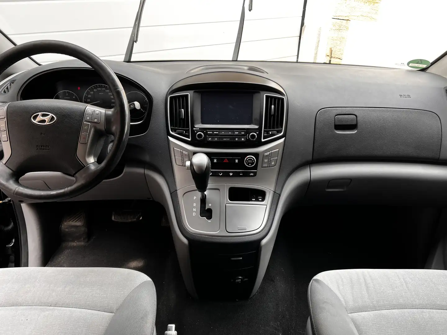 Hyundai H-1 2.5 CRDi Travel Trend Noir - 2