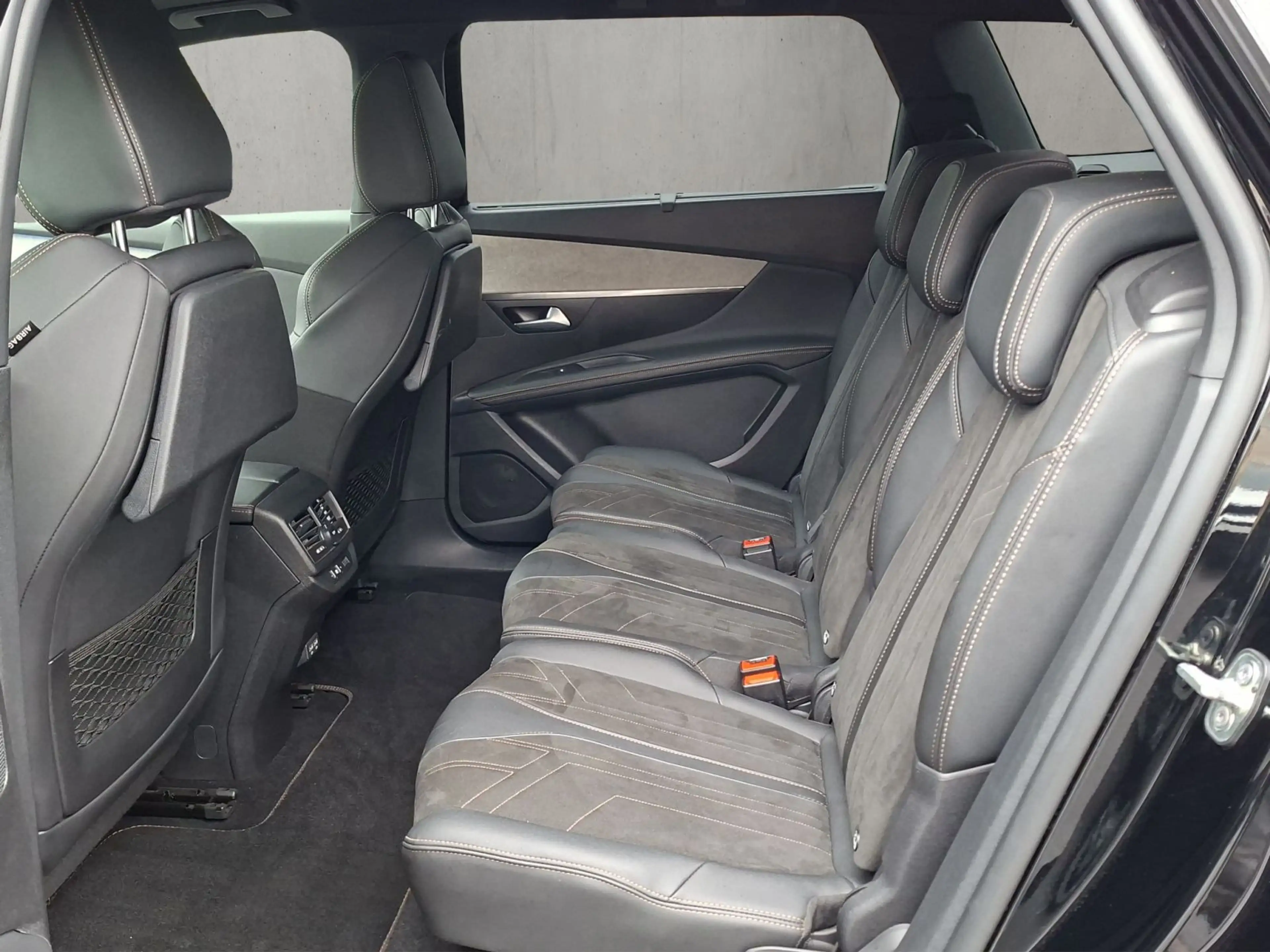 Peugeot 5008 GT HYBRID 136 e-DSC6 — photo 13