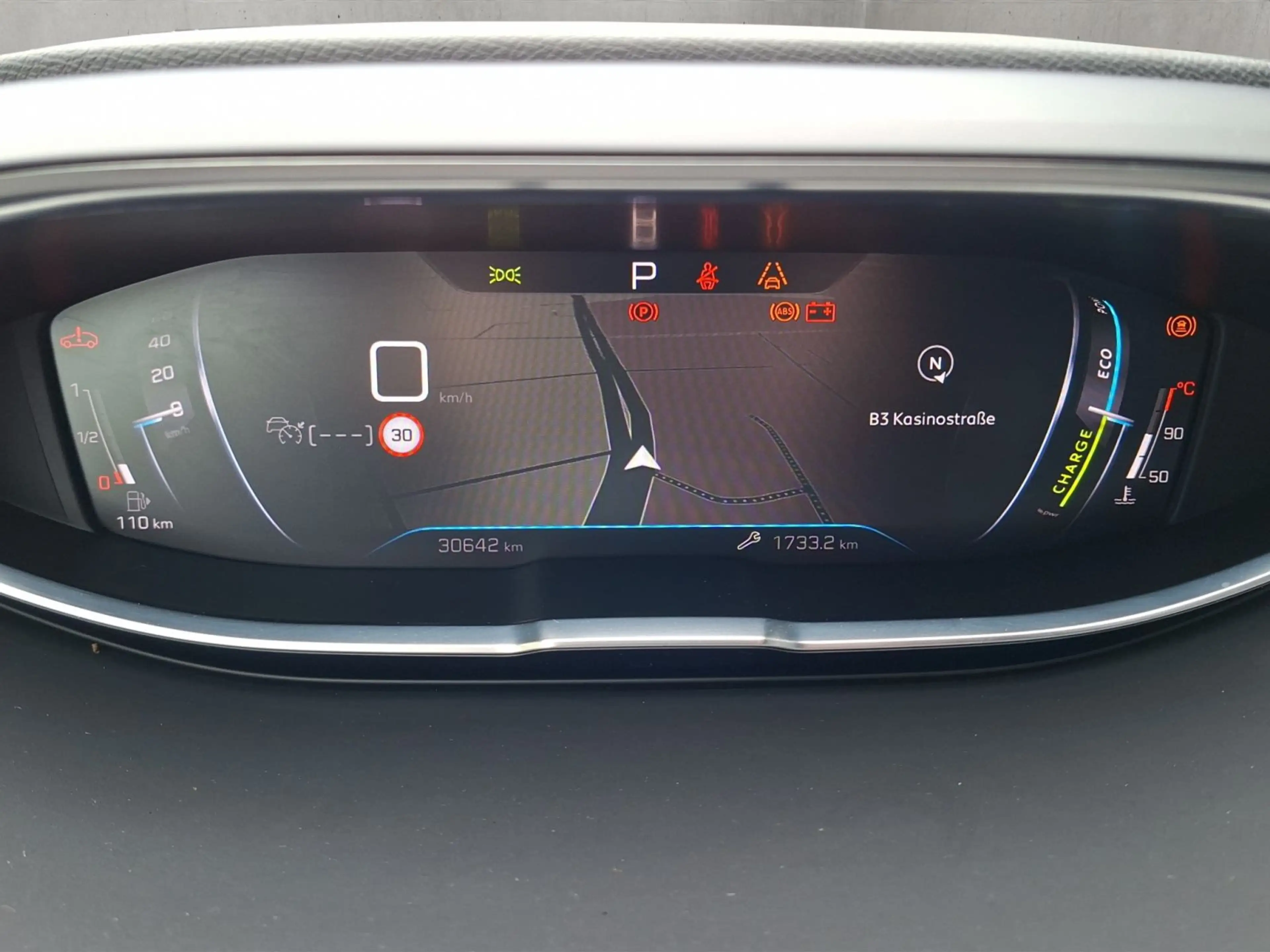 Peugeot 5008 GT HYBRID 136 e-DSC6 — photo 11