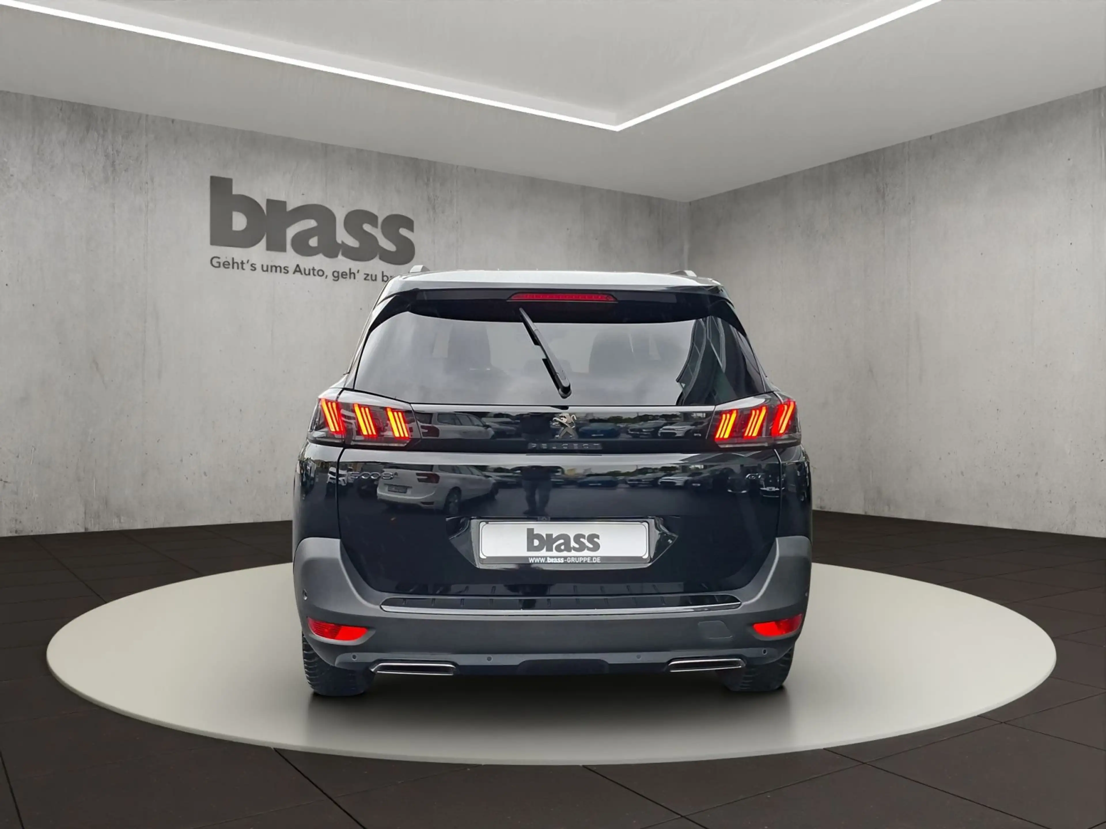 Peugeot 5008 GT HYBRID 136 e-DSC6 — photo 4