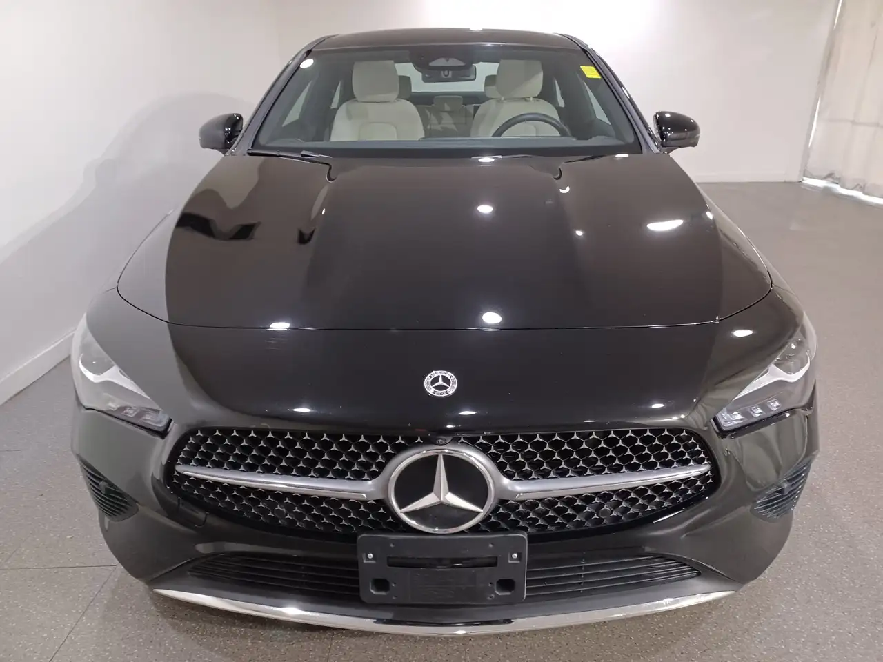 Mercedes-Benz CLA снимка Mercedes-Benz CLA