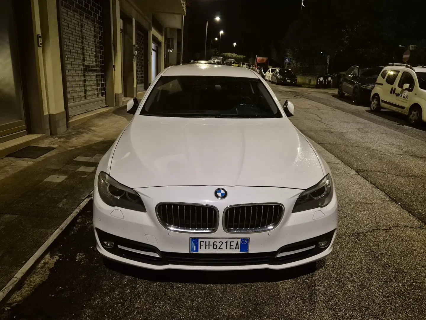 BMW 520 xdrive Business 190cv auto Bianco - 1
