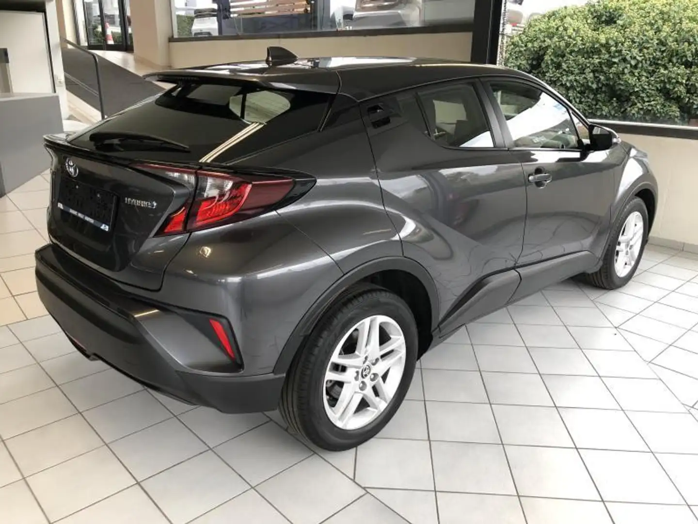 Toyota C-HR C-ENTER Grijs - 2