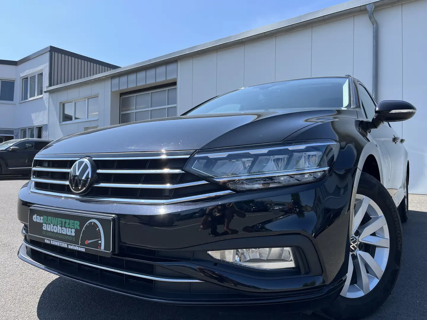 Volkswagen Passat Variant 2.0 TDI Business 138€ m. 20% Anzahlung DAB Navi Nero - 1