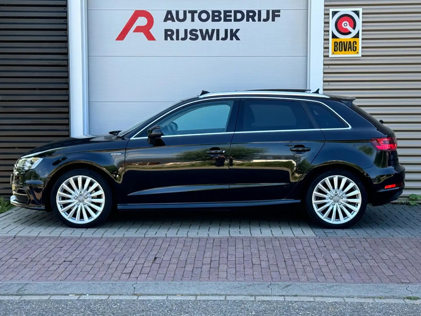 Audi A3 Sportback 1.4 e-tron PHEV Ambition Pro Line plus Zwart - 2