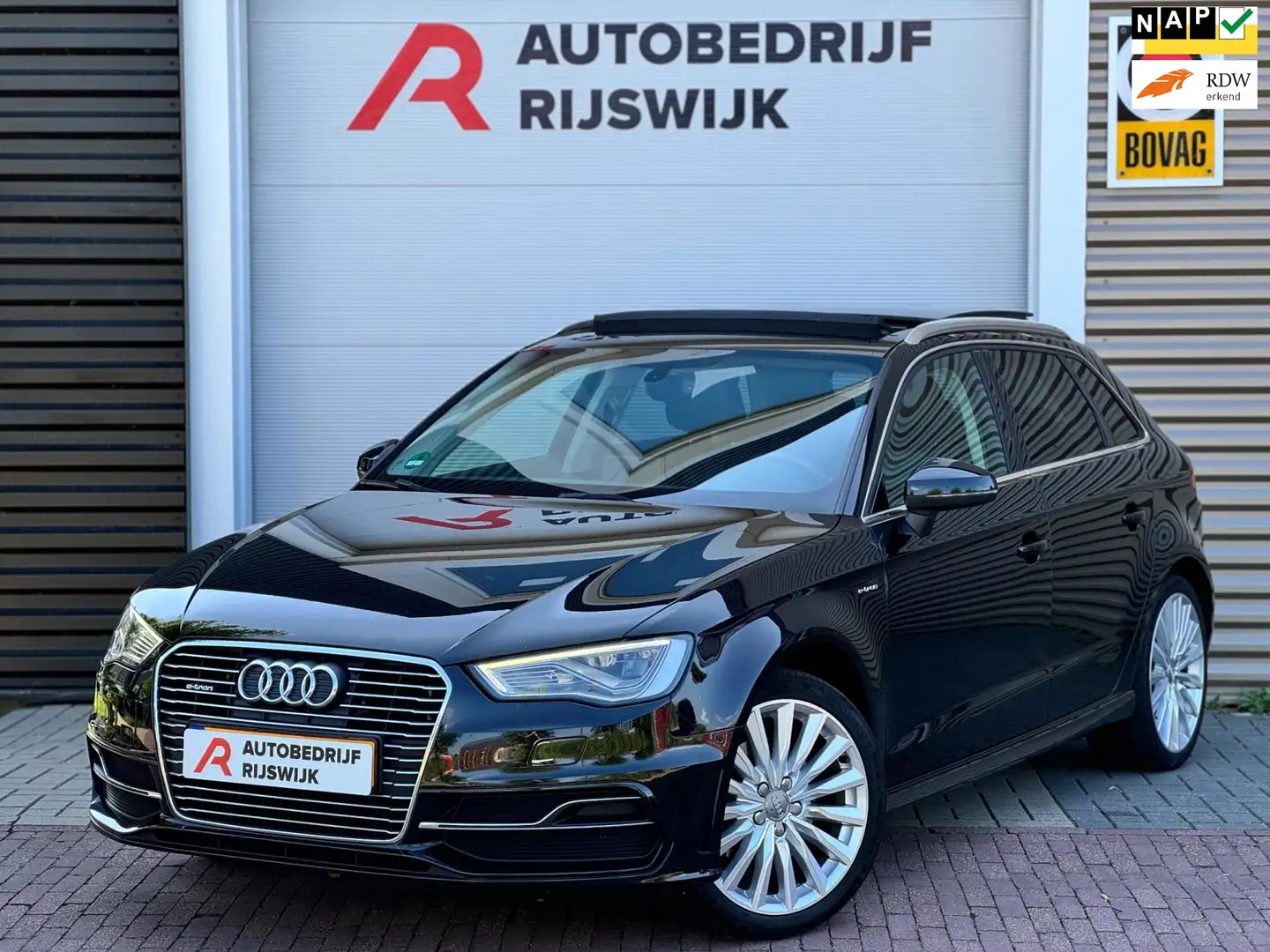Audi A3 Sportback 1.4 e-tron PHEV Ambition Pro Line plus Zwart - 1