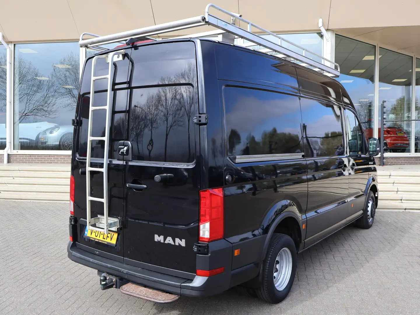 MAN TGE 50 5.180 2.0 180 PK AUT. DUBBEL LUCHT + 3500 KG TH Noir - 2