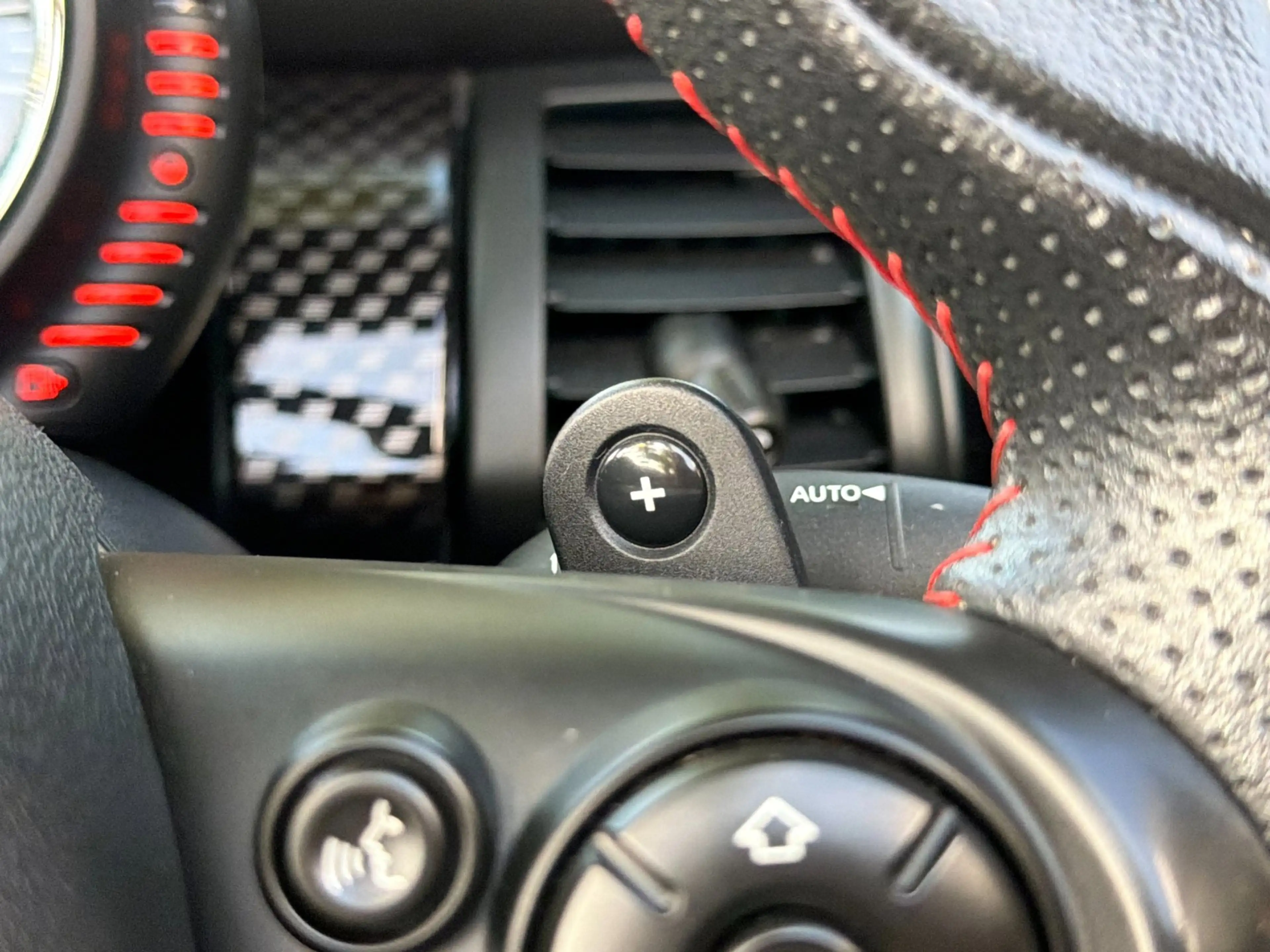 MINI Cooper S Cabrio 2.0 Chili Serious Business JCW|Nieuwstaat — photo 10