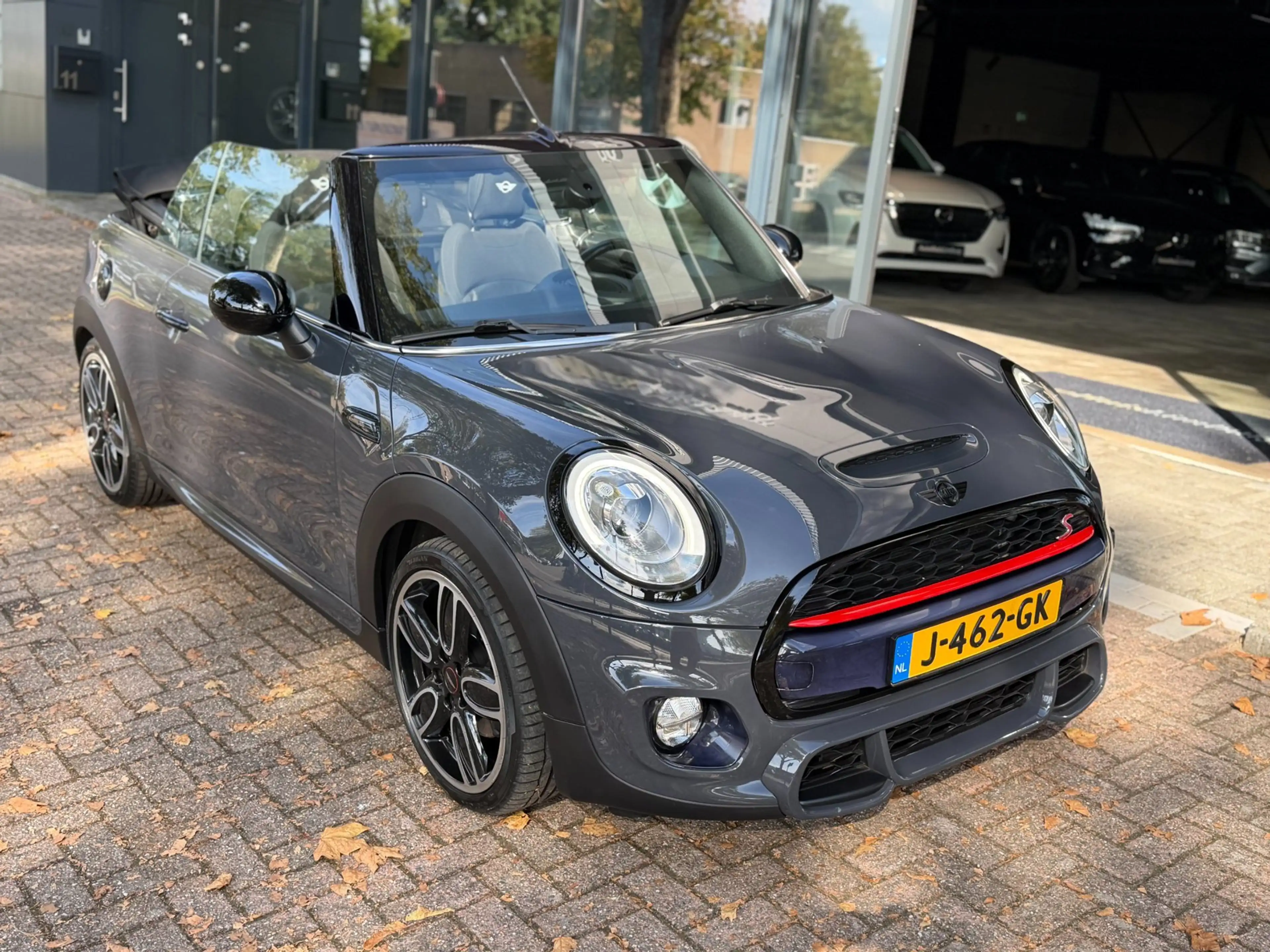 MINI Cooper S Cabrio 2.0 Chili Serious Business JCW|Nieuwstaat — photo 33