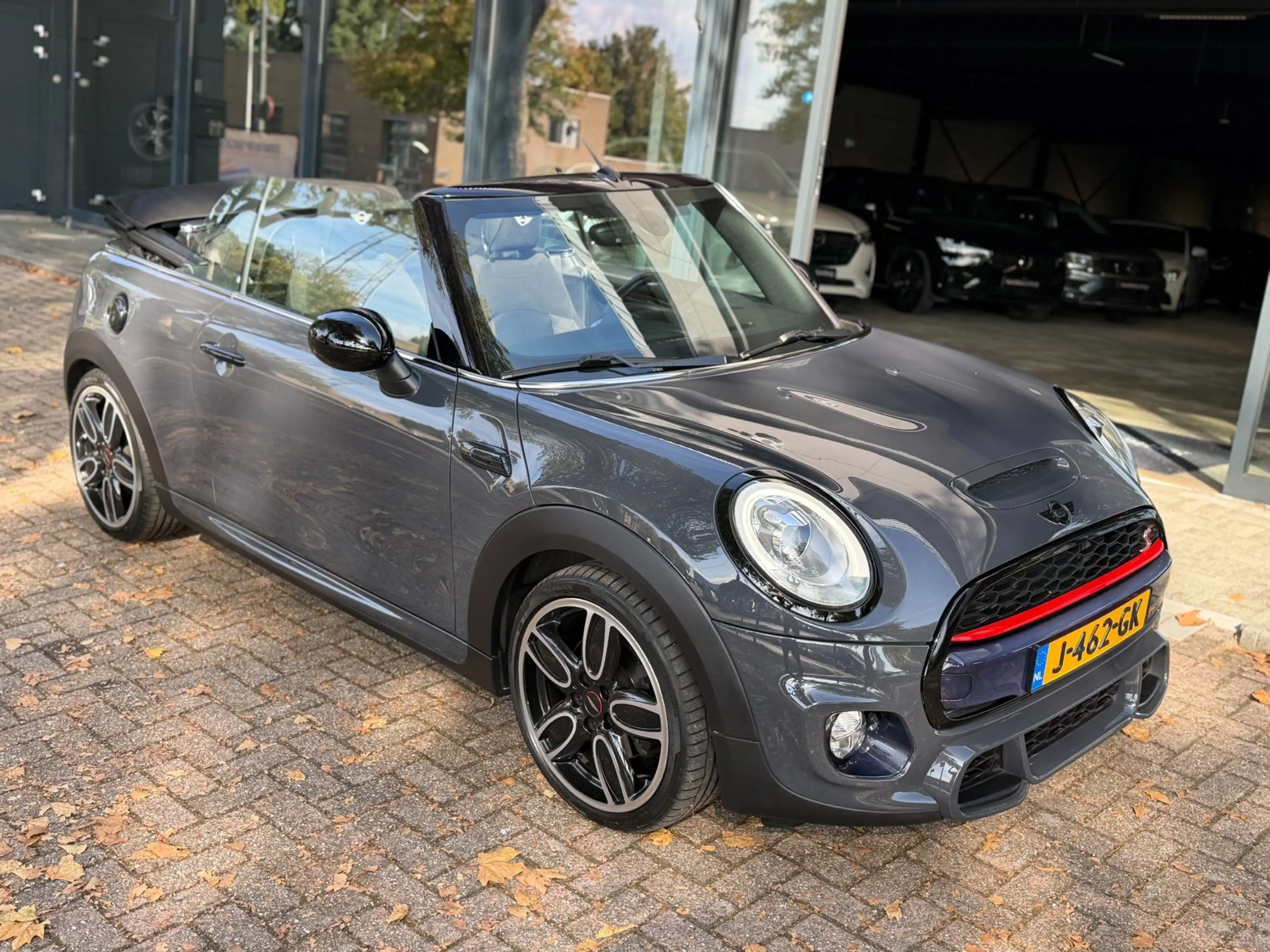 MINI Cooper S Cabrio 2.0 Chili Serious Business JCW|Nieuwstaat — photo 2