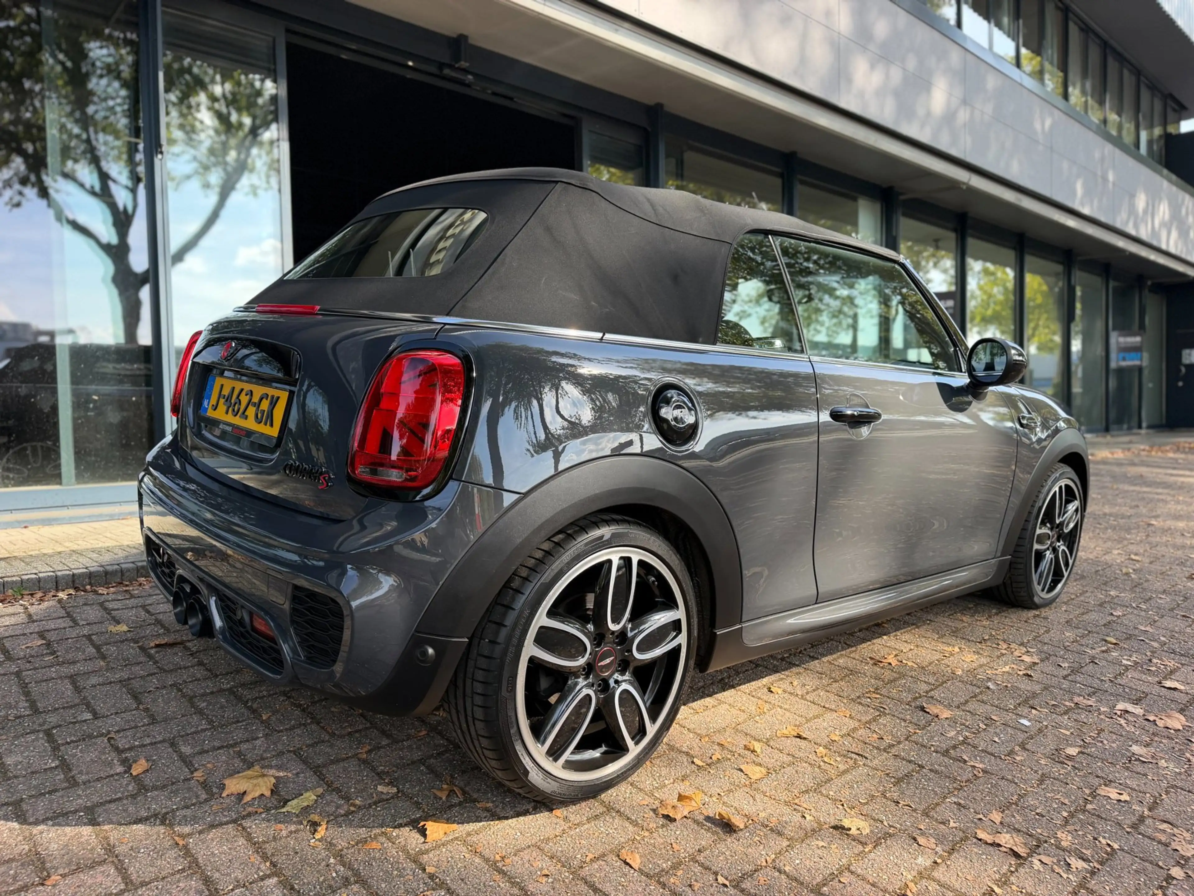MINI Cooper S Cabrio 2.0 Chili Serious Business JCW|Nieuwstaat — photo 5