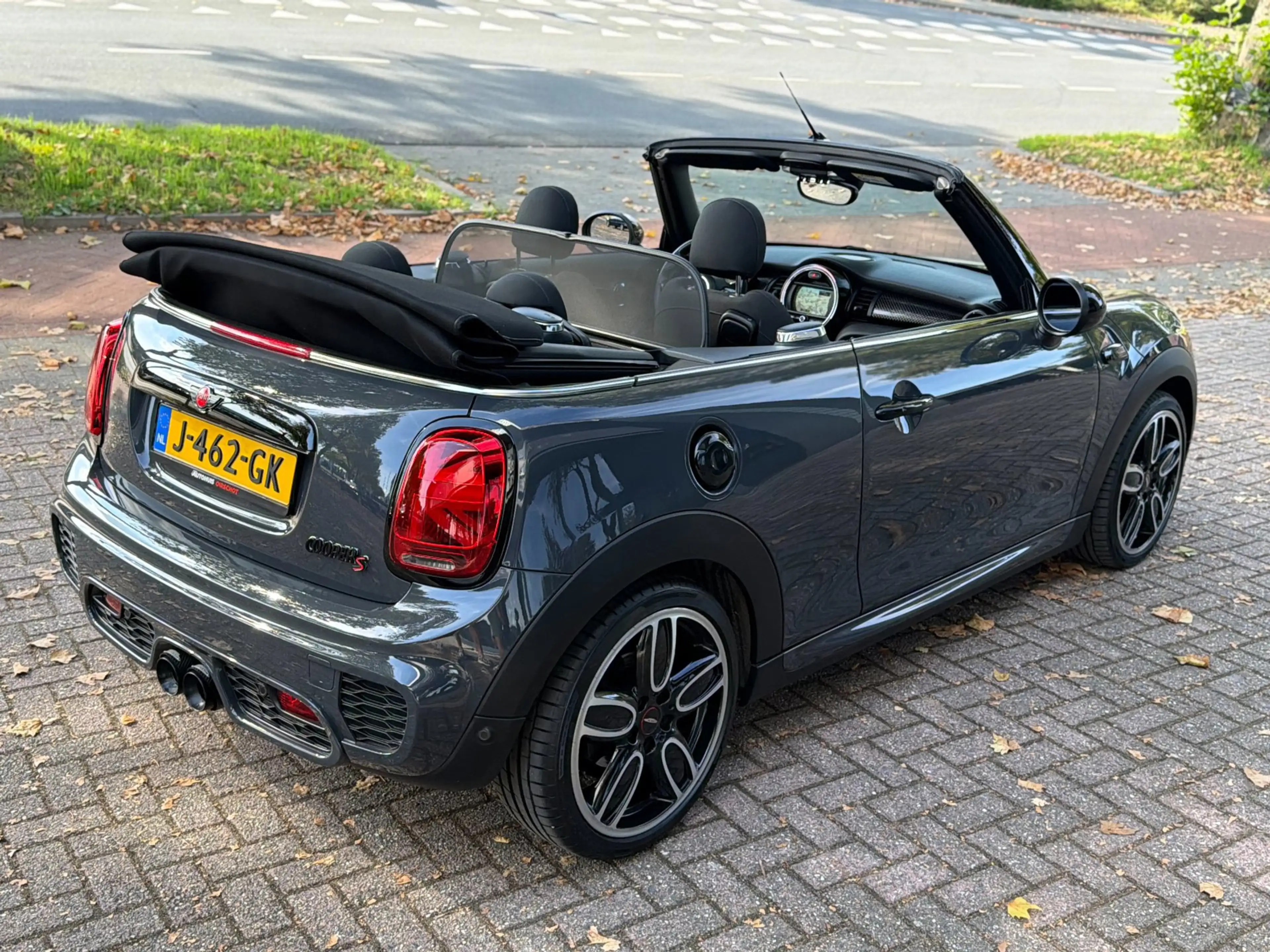 MINI Cooper S Cabrio 2.0 Chili Serious Business JCW|Nieuwstaat — photo 18