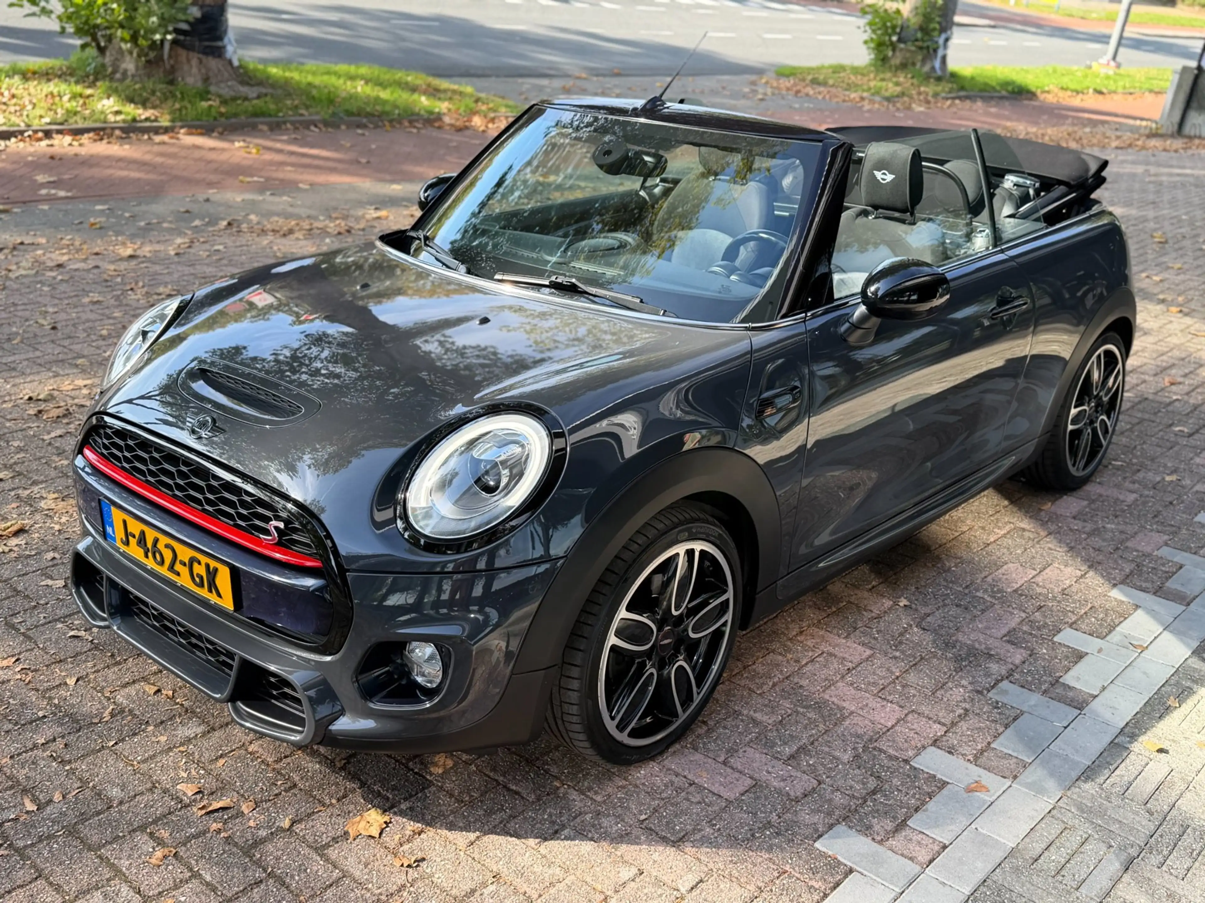 MINI Cooper S Cabrio 2.0 Chili Serious Business JCW|Nieuwstaat — photo 22