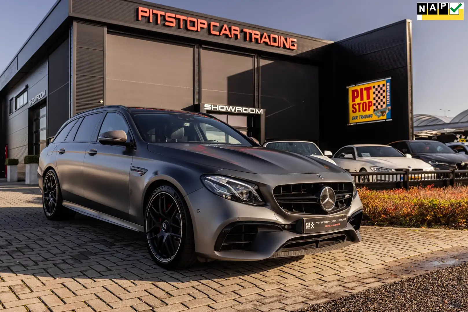 Mercedes-Benz E 63 AMG Estate S 4MATIC+, NL auto, 612 PK, Pano, Massage, Gris - 1