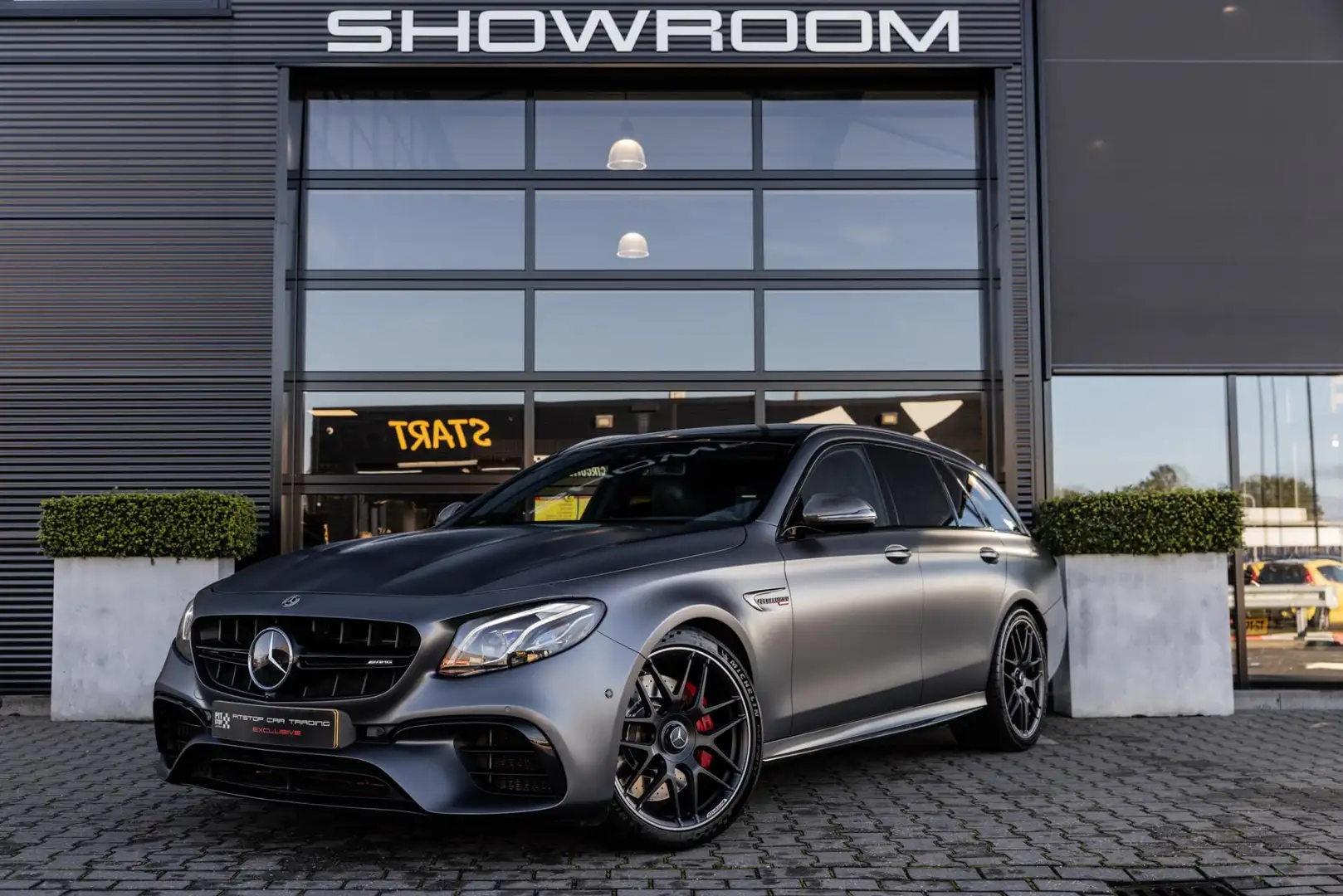 Mercedes-Benz E 63 AMG Estate S 4MATIC+, NL auto, 612 PK, Pano, Massage, Gris - 2