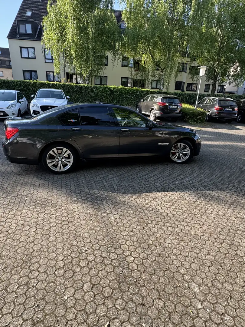 BMW 740 740d xDrive - 2