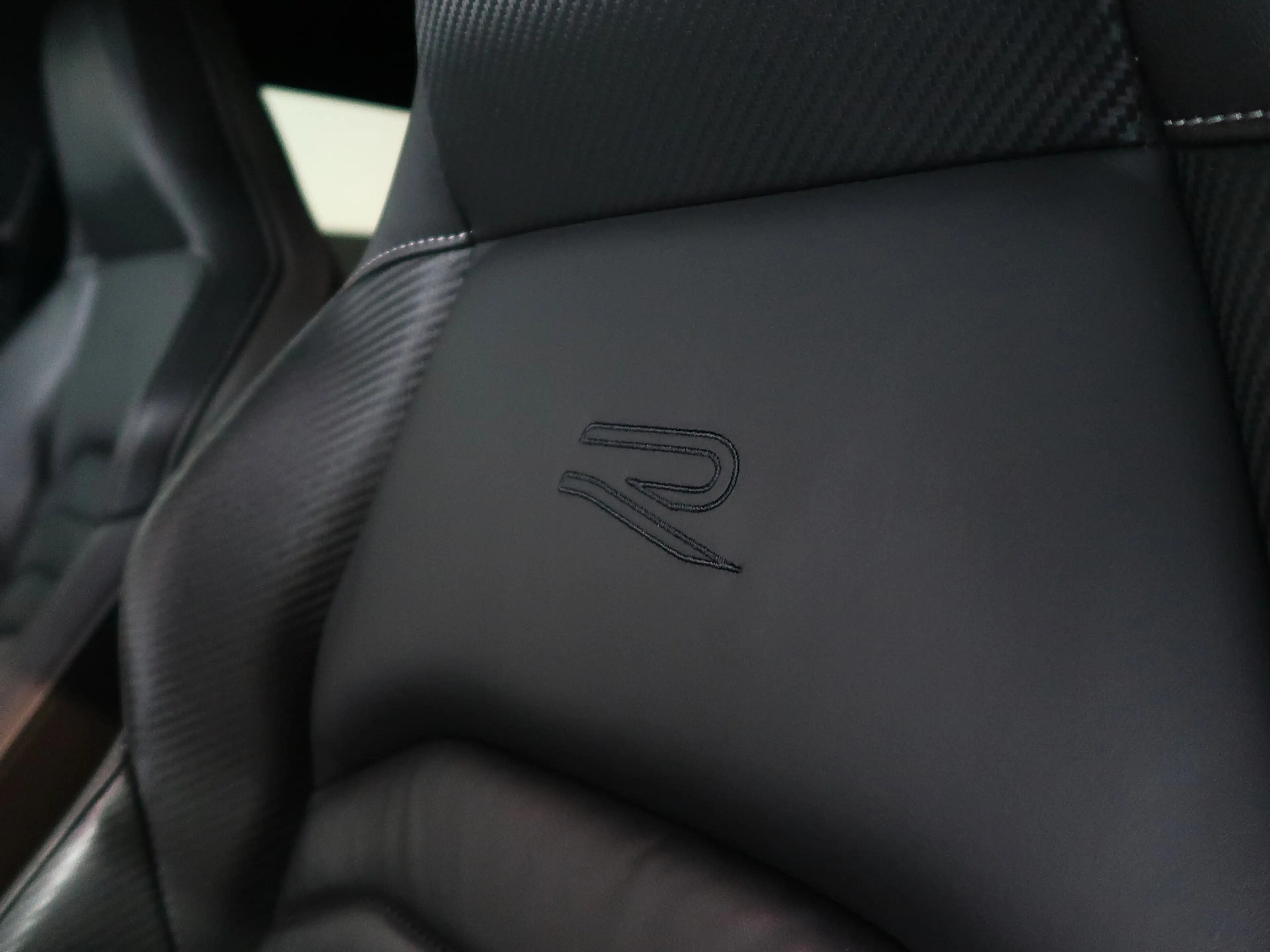 Volkswagen Arteon SB R LINE*BLACK*DCC*STDHZG*HUD*IQ*360* — photo 13
