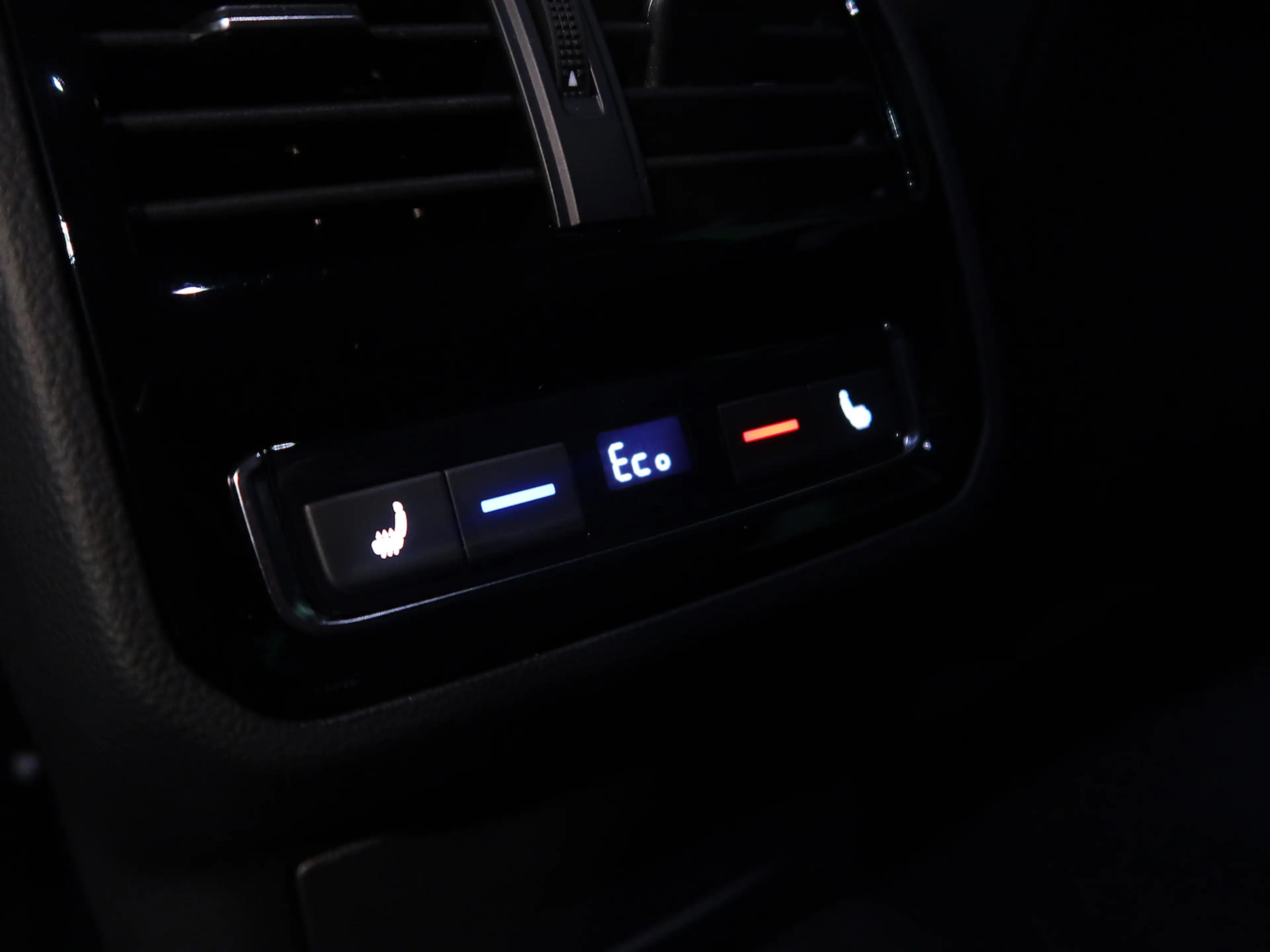 Volkswagen Arteon SB R LINE*BLACK*DCC*STDHZG*HUD*IQ*360* — photo 24